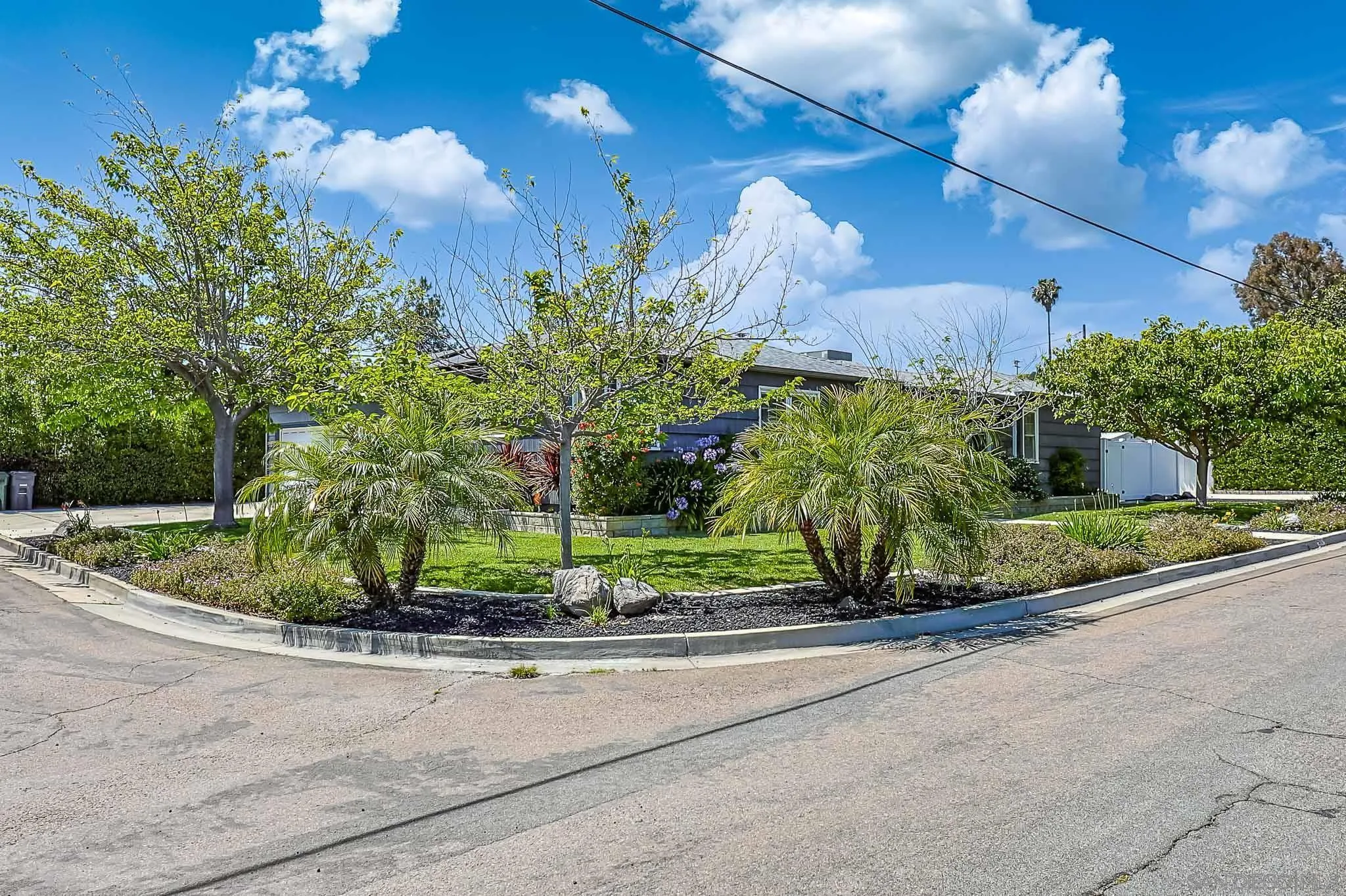 https://cdn.realtyfeed.com/cdn/127/260011641/50a29efc837a1928e8093a6a8e8ab609.webp