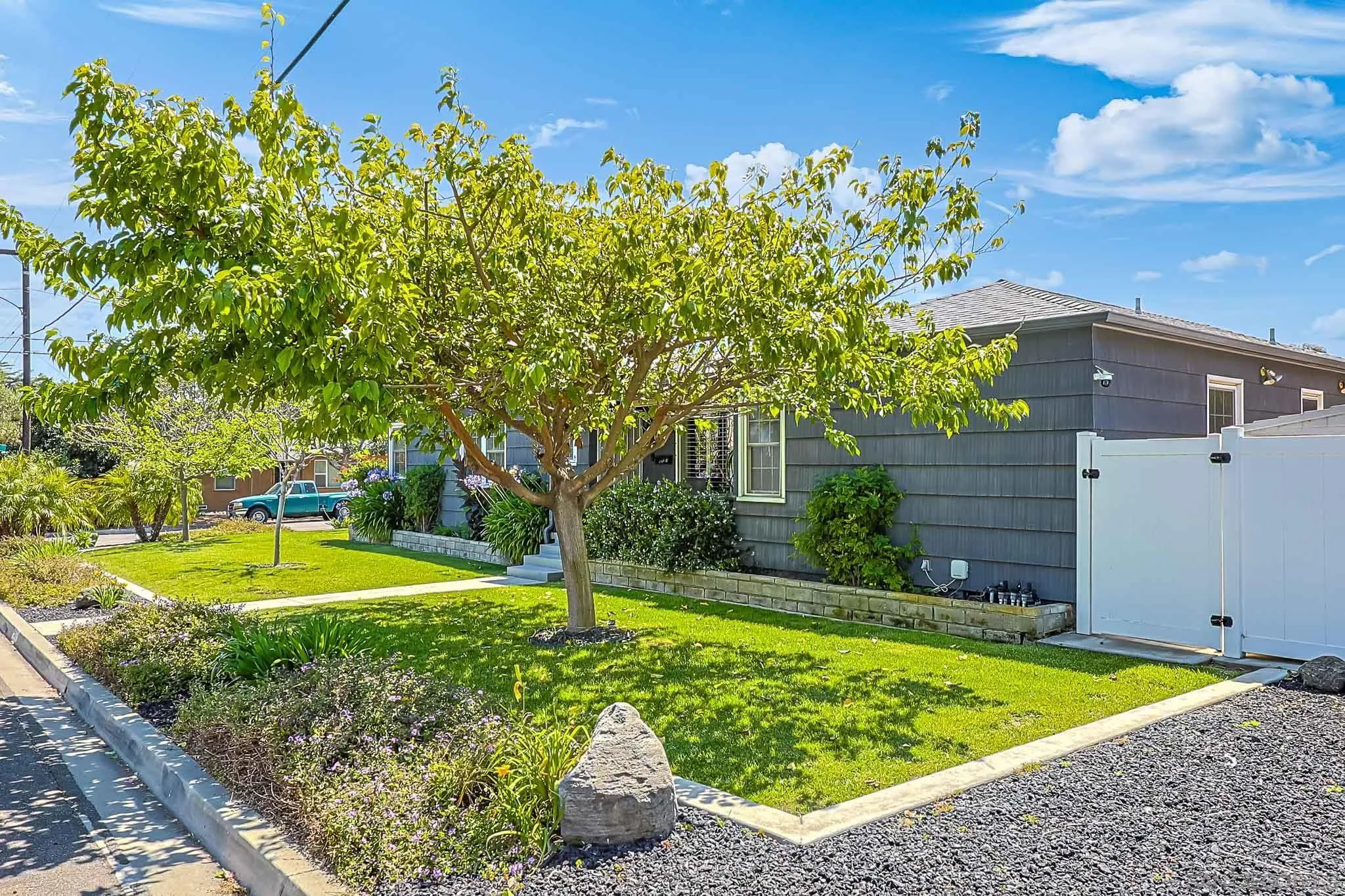 https://cdn.realtyfeed.com/cdn/127/260011641/5bbd76a66a9c9f729a81e60aef043784.webp