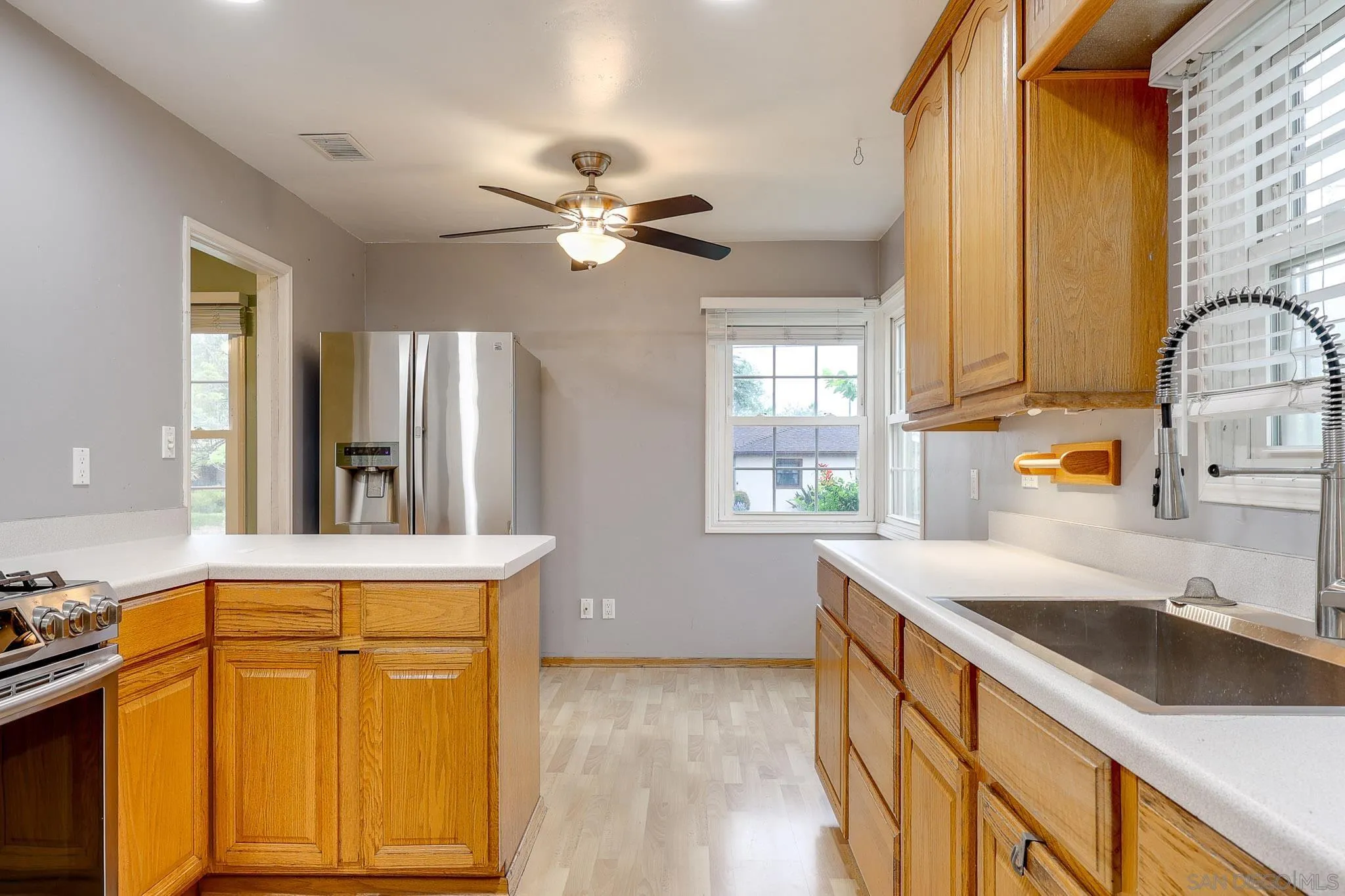 https://cdn.realtyfeed.com/cdn/127/260011641/c3fa353fbe46dca1cf4e1375dbc4f3de.webp