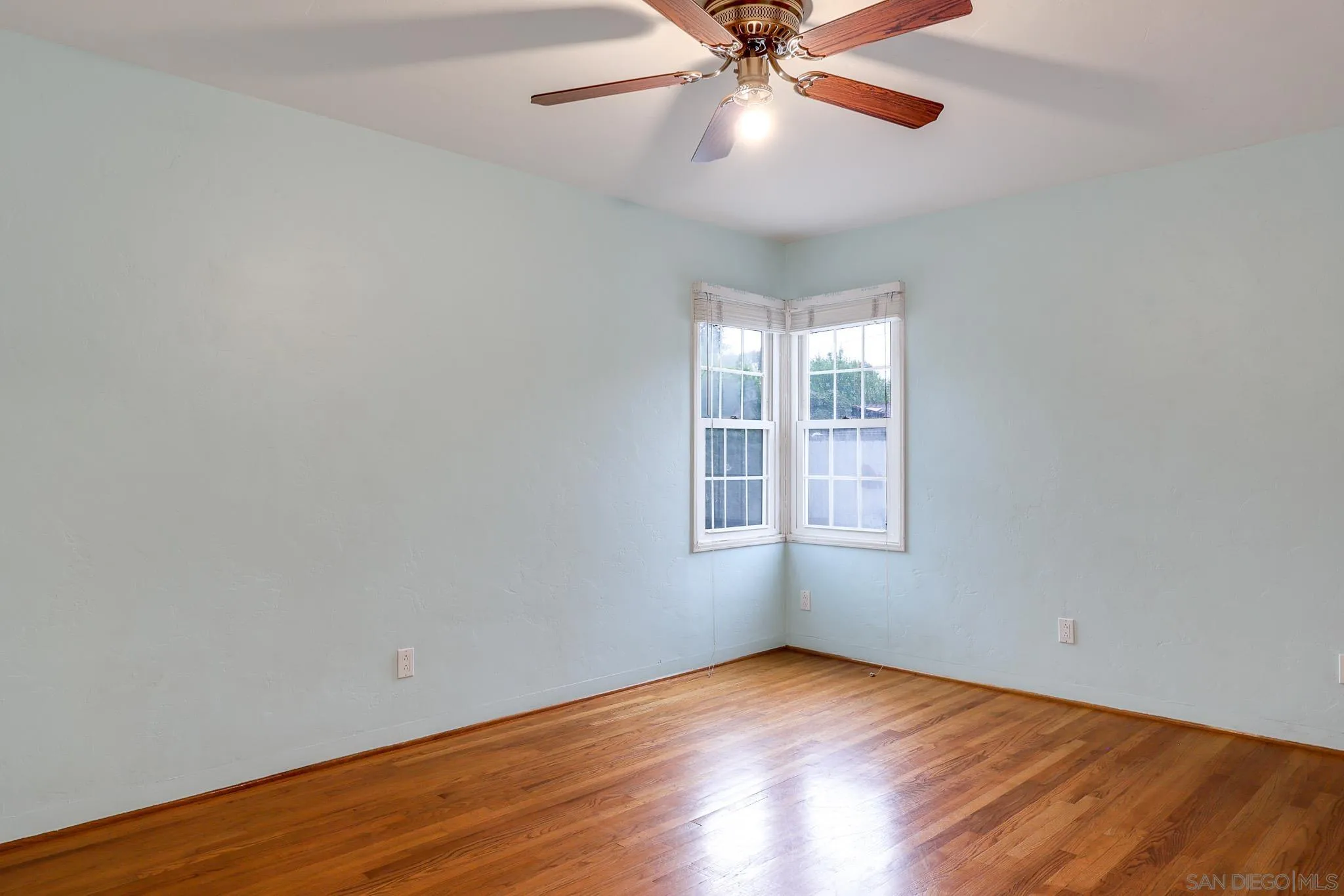 https://cdn.realtyfeed.com/cdn/127/260011641/cffbb67f34c85c797625c179a93a92b0.webp
