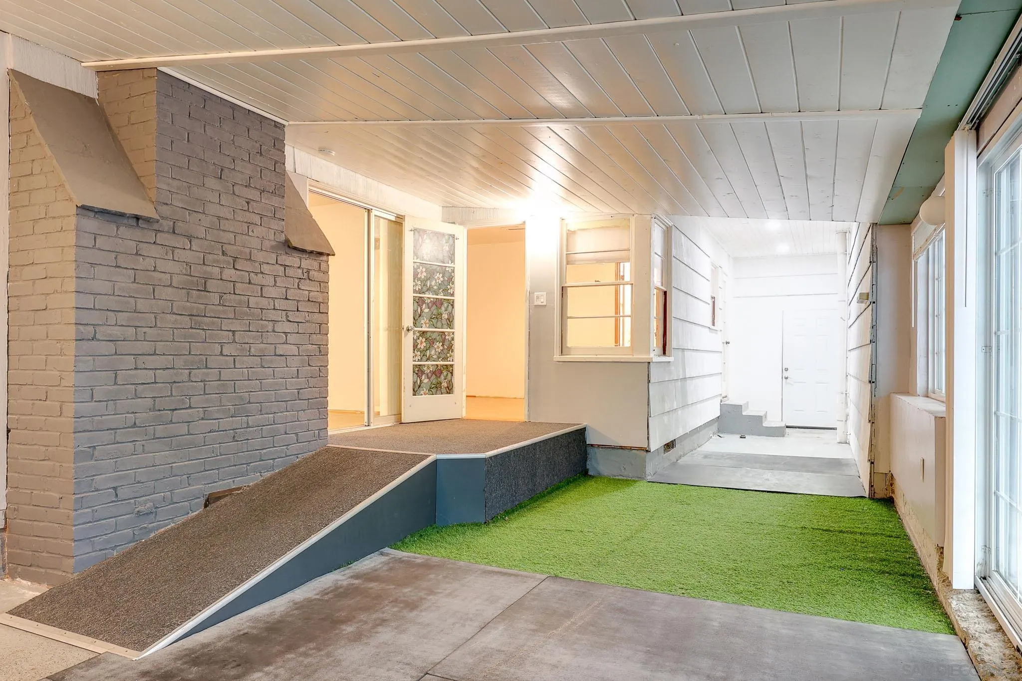 https://cdn.realtyfeed.com/cdn/127/260011641/d1e1e6aa01a174a42dfb4bed896d101f.webp