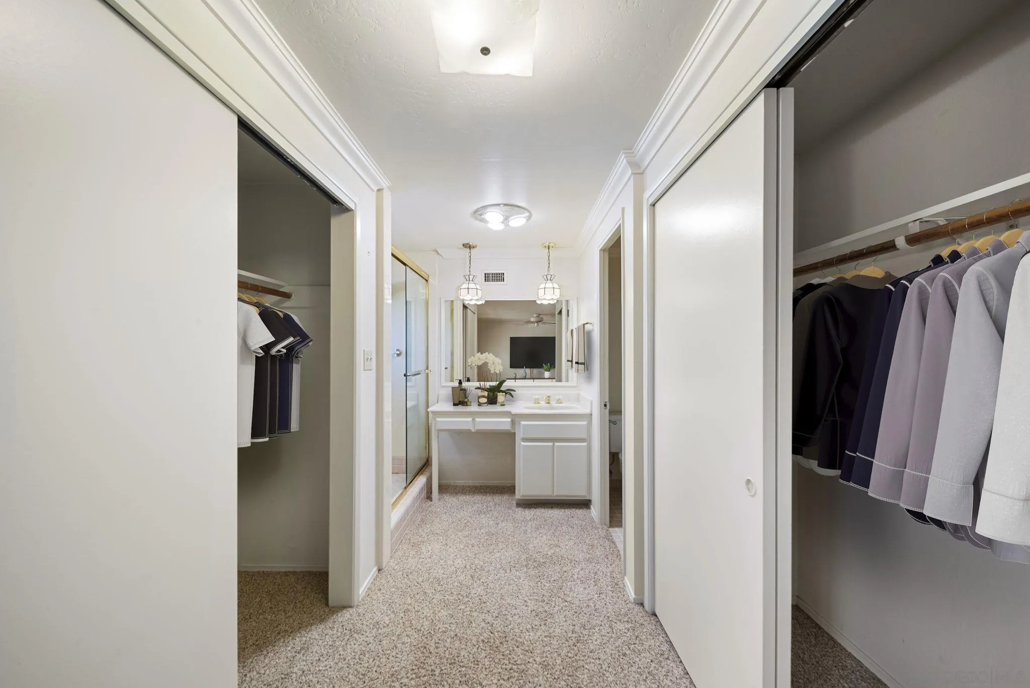https://cdn.realtyfeed.com/cdn/127/260011642/2747b6d5ff1f7596812140fee2d9468e.webp