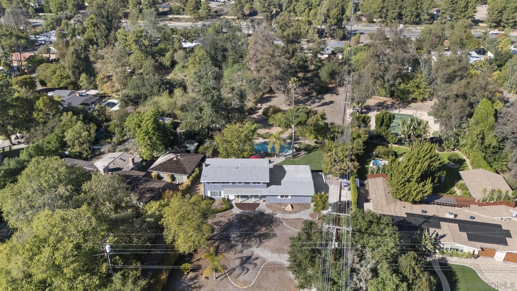https://cdn.realtyfeed.com/cdn/127/260011642/656291ac3dc87d4cc23c14626b2315fc.webp