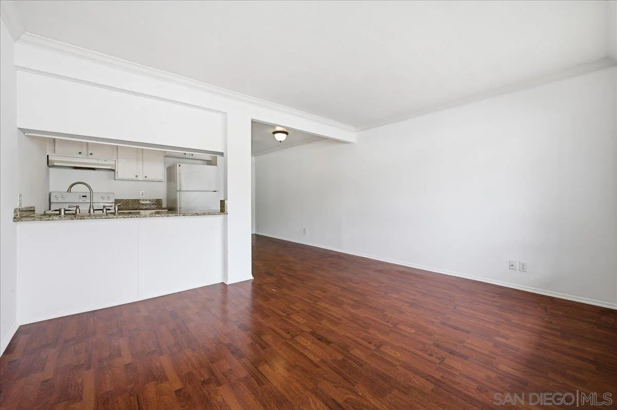 Photo #2: 260011644 Listing: Photo #2