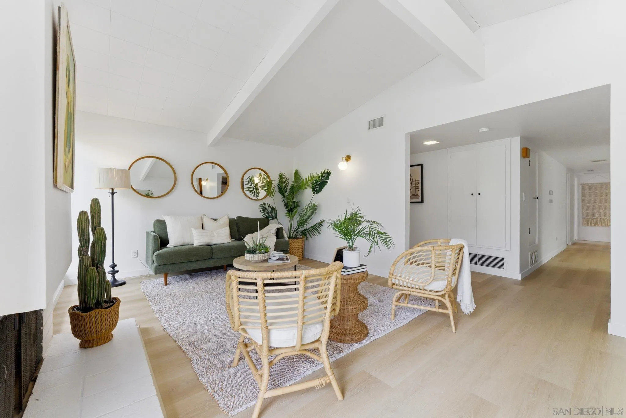 https://cdn.realtyfeed.com/cdn/127/260011645/584fde3205426ee6a681d4519f755e2d.webp
