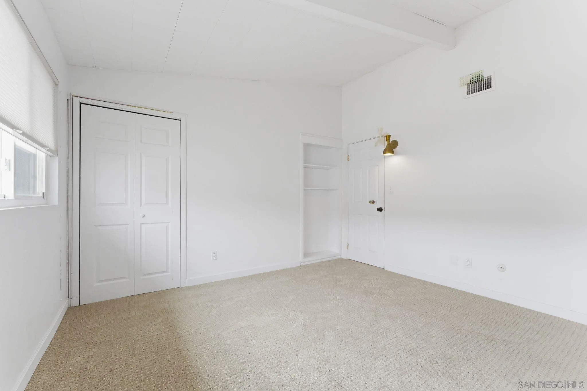 https://cdn.realtyfeed.com/cdn/127/260011645/6948ef6c367b1baebb4c57c5a760500d.webp