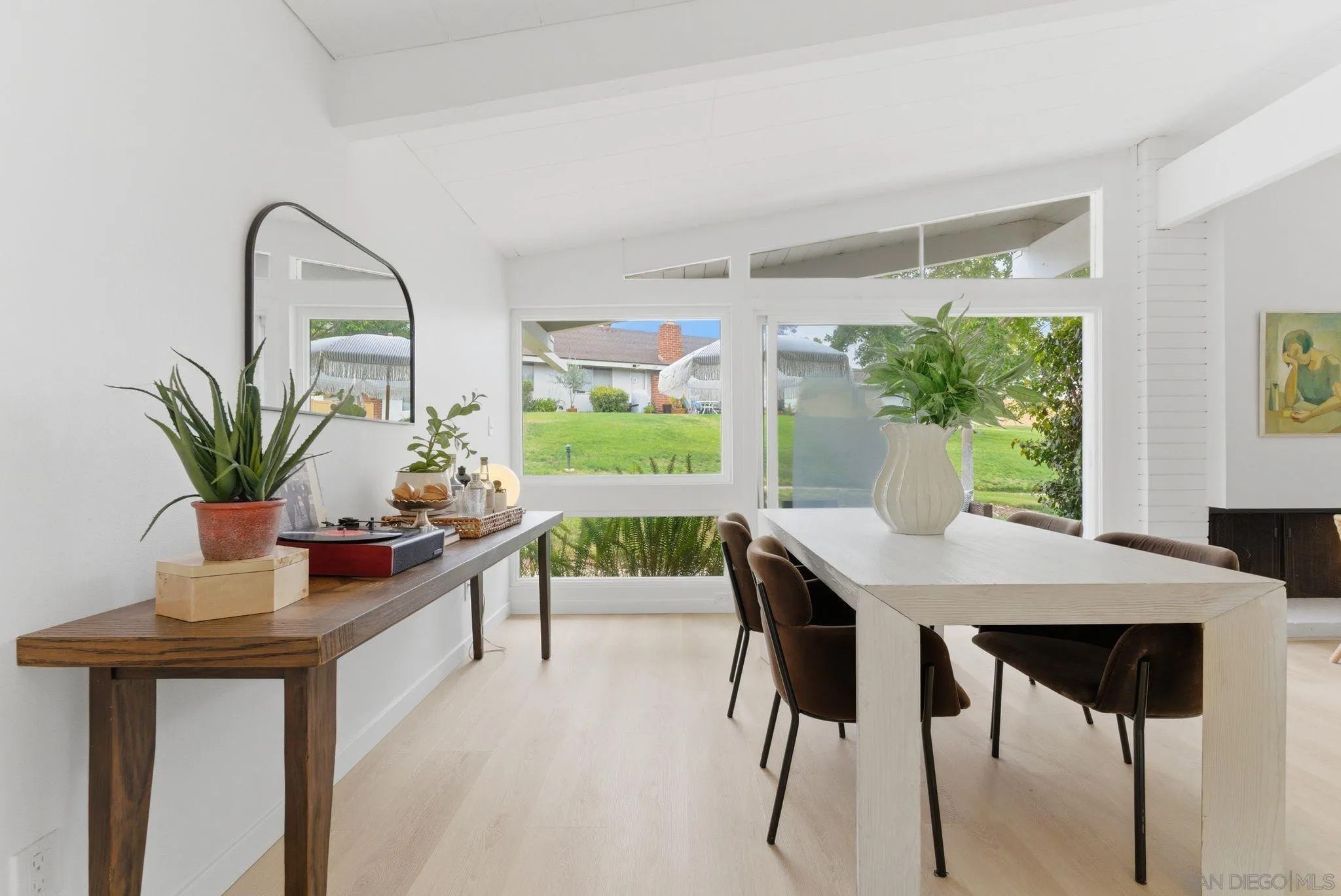 https://cdn.realtyfeed.com/cdn/127/260011645/804a8e82495db1b3886928b45d7ff4ff.webp