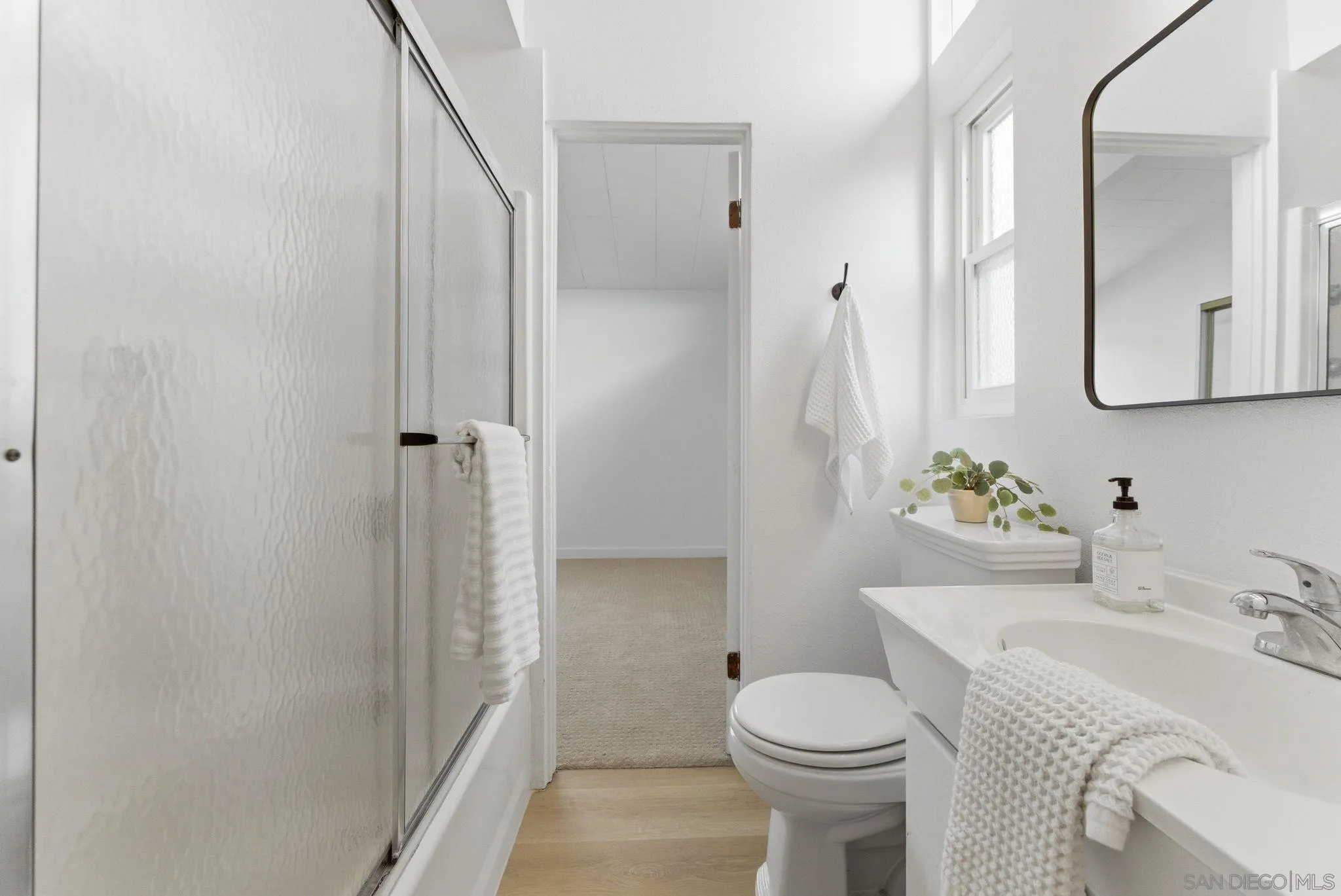 https://cdn.realtyfeed.com/cdn/127/260011645/8ee1c7bfc8c0a221d135589f1233fe32.webp