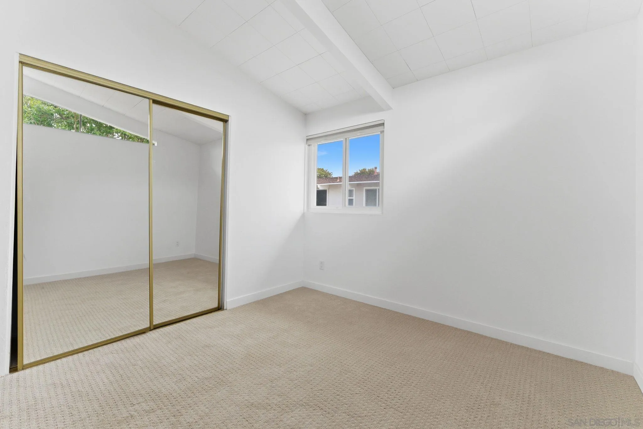 https://cdn.realtyfeed.com/cdn/127/260011645/b94a2da52dc02cf2ec6ac99923f6d4e2.webp