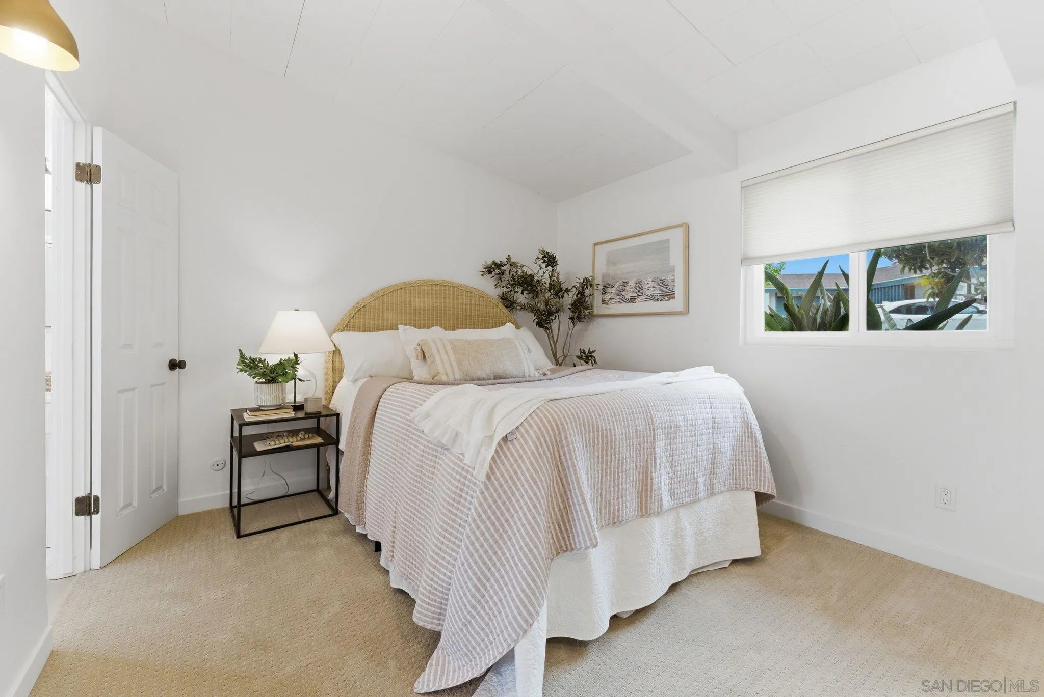 https://cdn.realtyfeed.com/cdn/127/260011645/e72d0837b5829fc4bdda2ea9ff57b711.webp