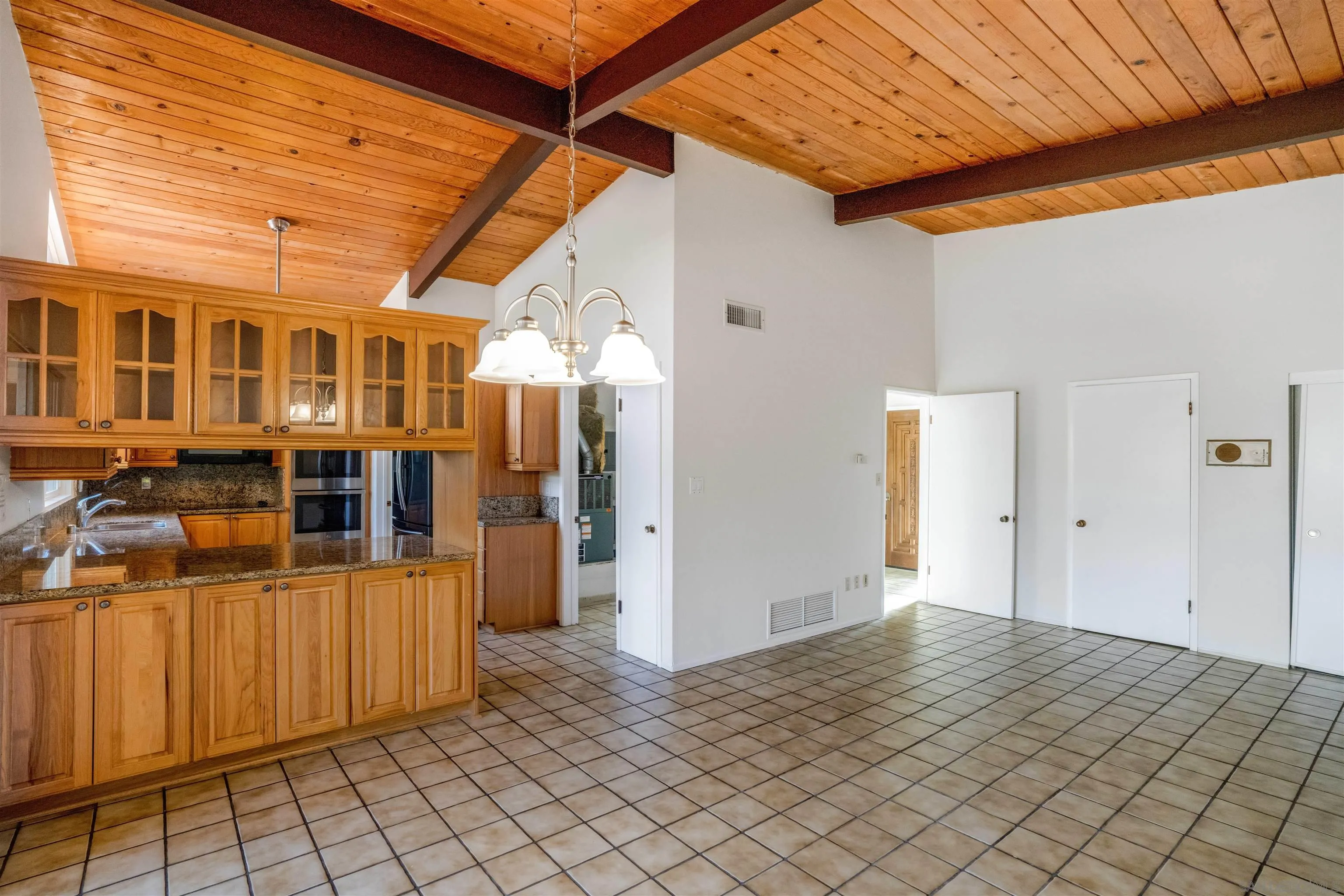 https://cdn.realtyfeed.com/cdn/127/260011649/0c0a26c8c774801320f72747b915cc13.webp