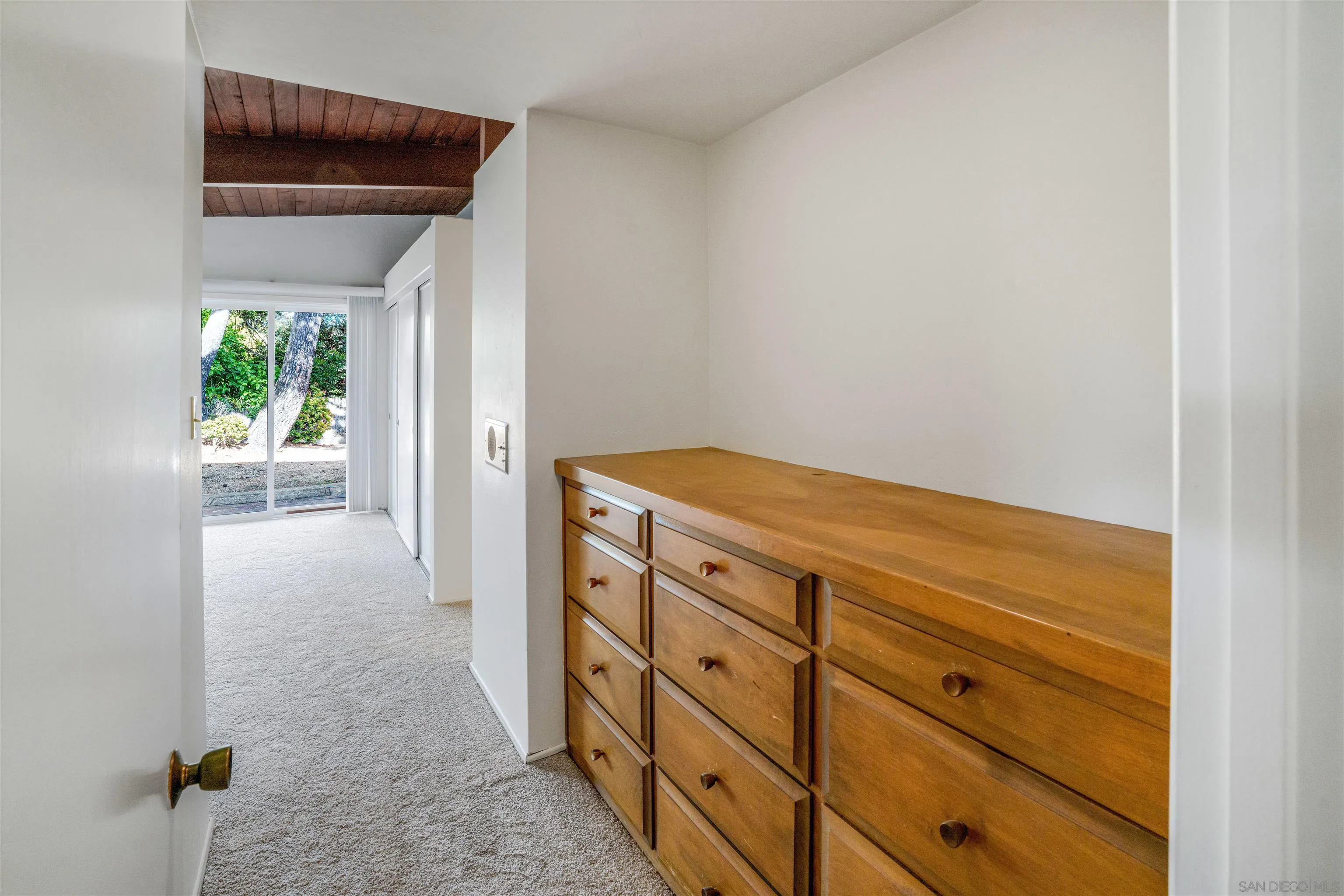 https://cdn.realtyfeed.com/cdn/127/260011649/64eef839e96fa004cb7934f688846036.webp