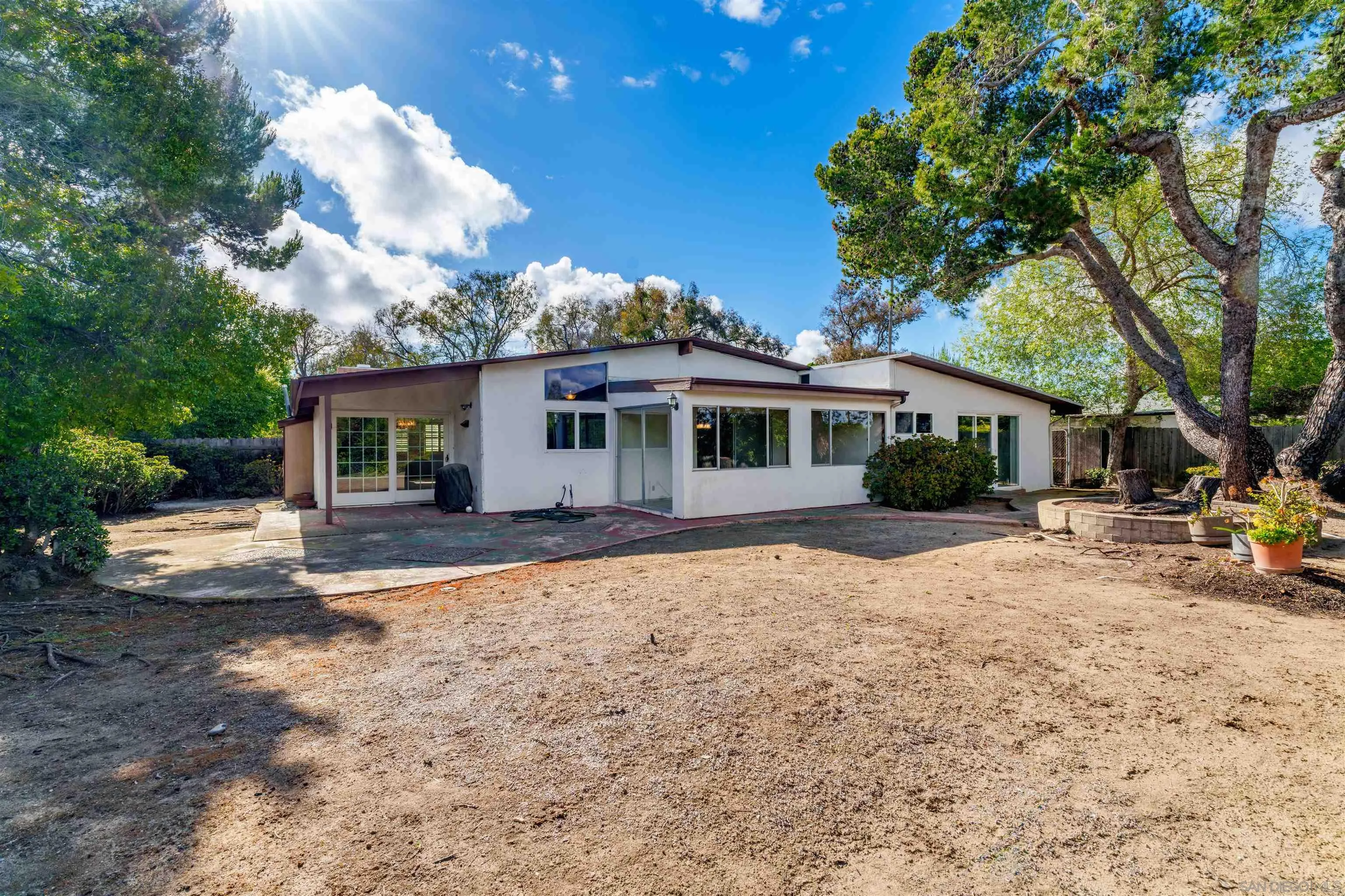 https://cdn.realtyfeed.com/cdn/127/260011649/7d7cf4588308b927d2a415368d90e647.webp