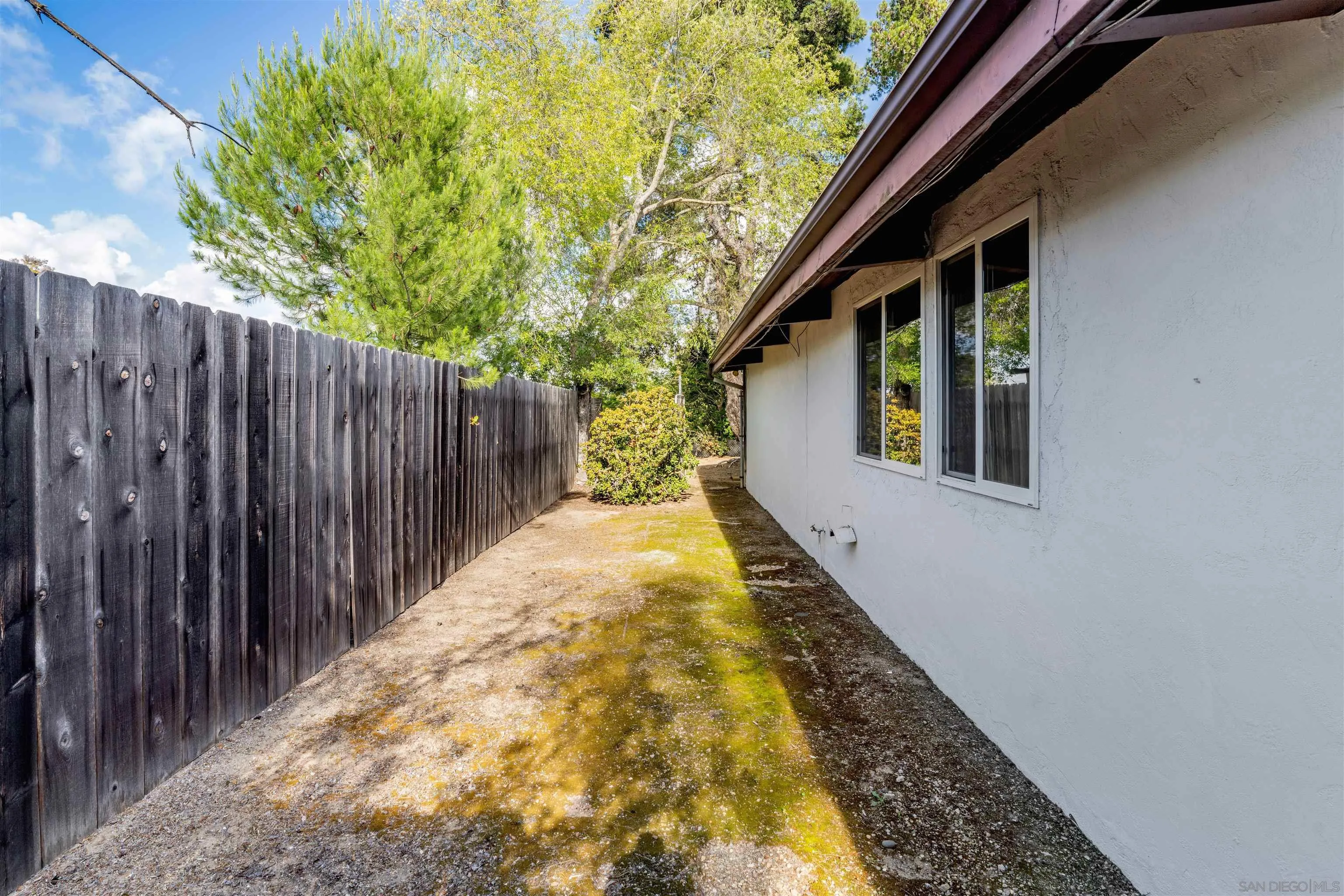 https://cdn.realtyfeed.com/cdn/127/260011649/ac798075d75bbf064085fcf0a5a0519a.webp