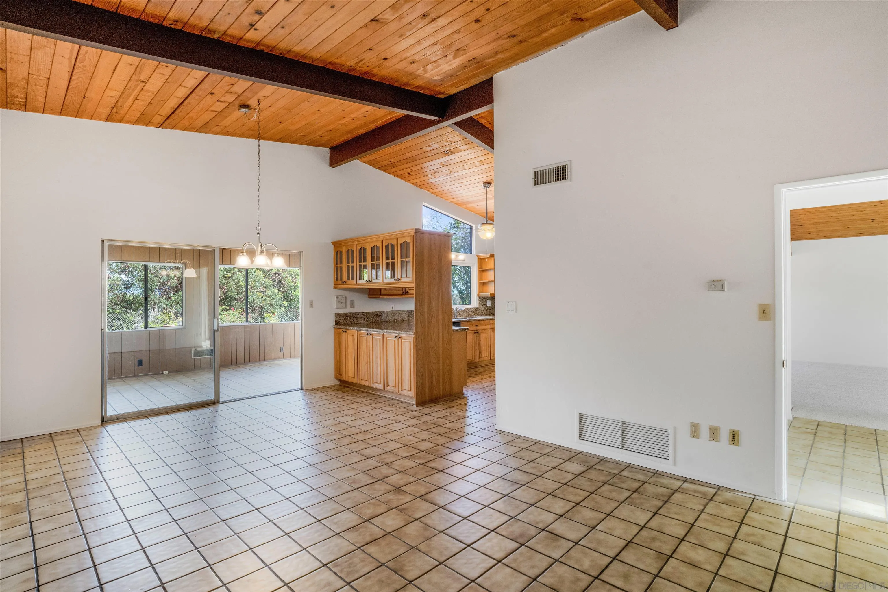 https://cdn.realtyfeed.com/cdn/127/260011649/d1af5473678a073f7d21f69b9b55b92d.webp