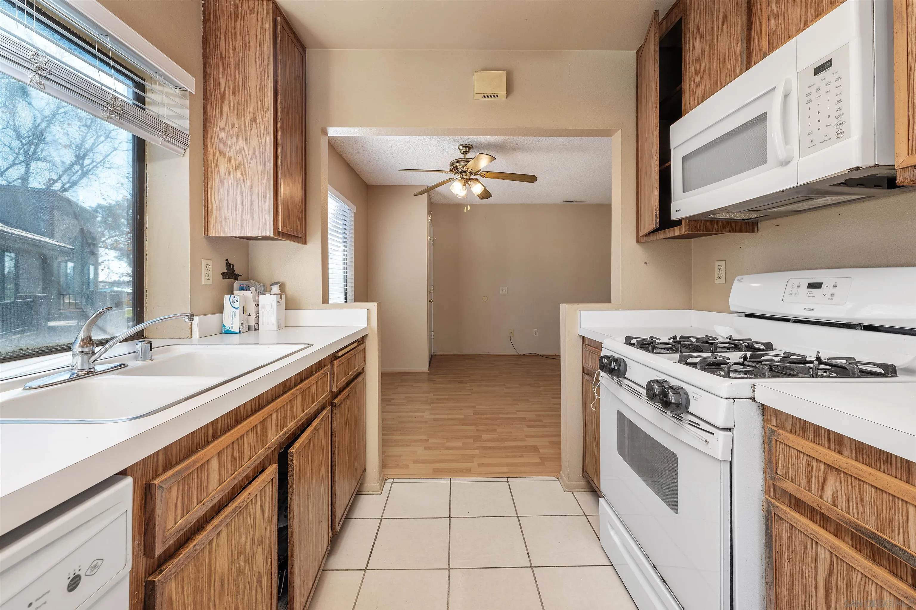https://cdn.realtyfeed.com/cdn/127/260011653/17435ae23ce73c469d82fe99a1d6b462.webp