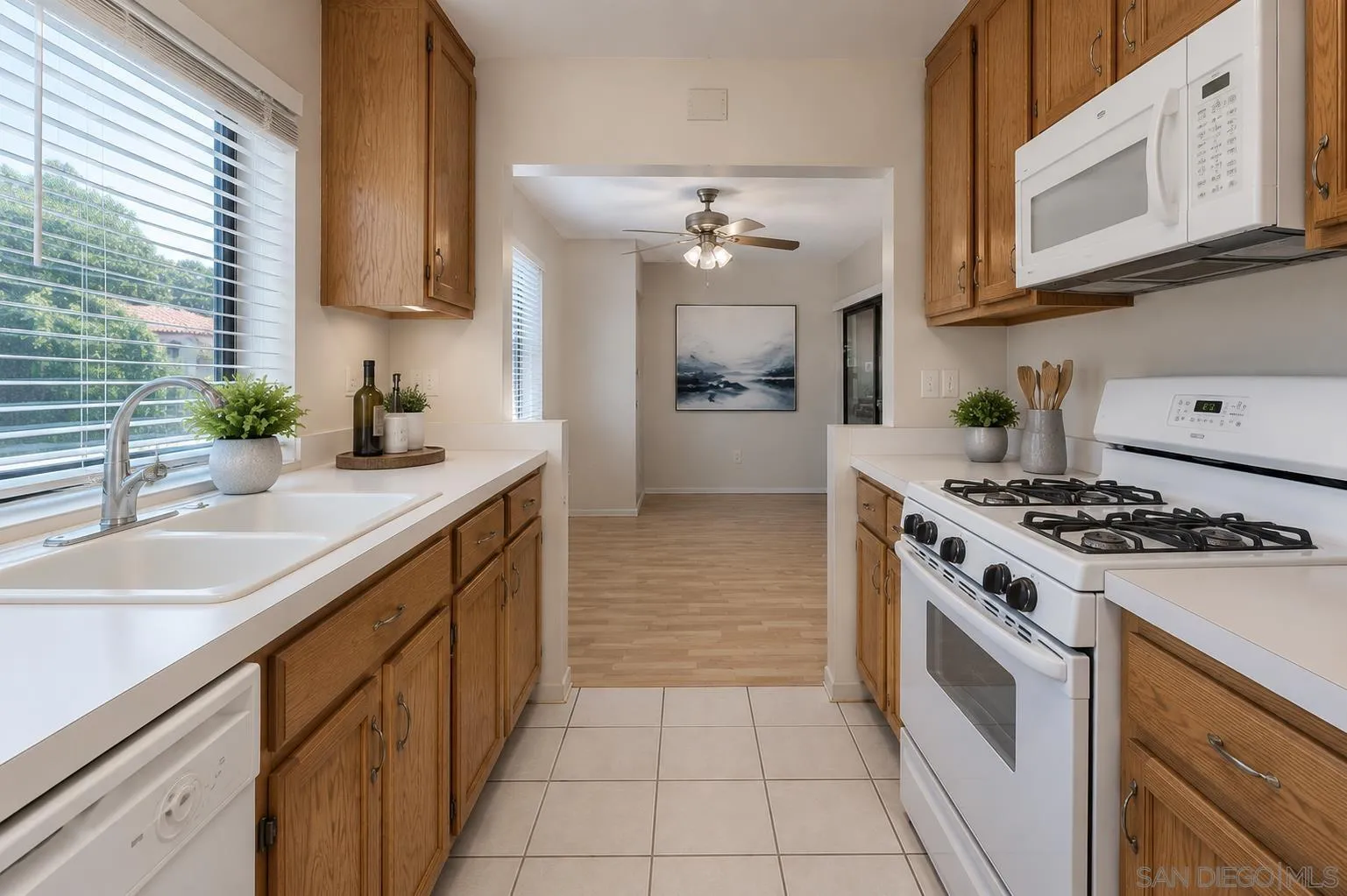 https://cdn.realtyfeed.com/cdn/127/260011653/87a8796d6e6600b795af5a8efe264c8f.webp