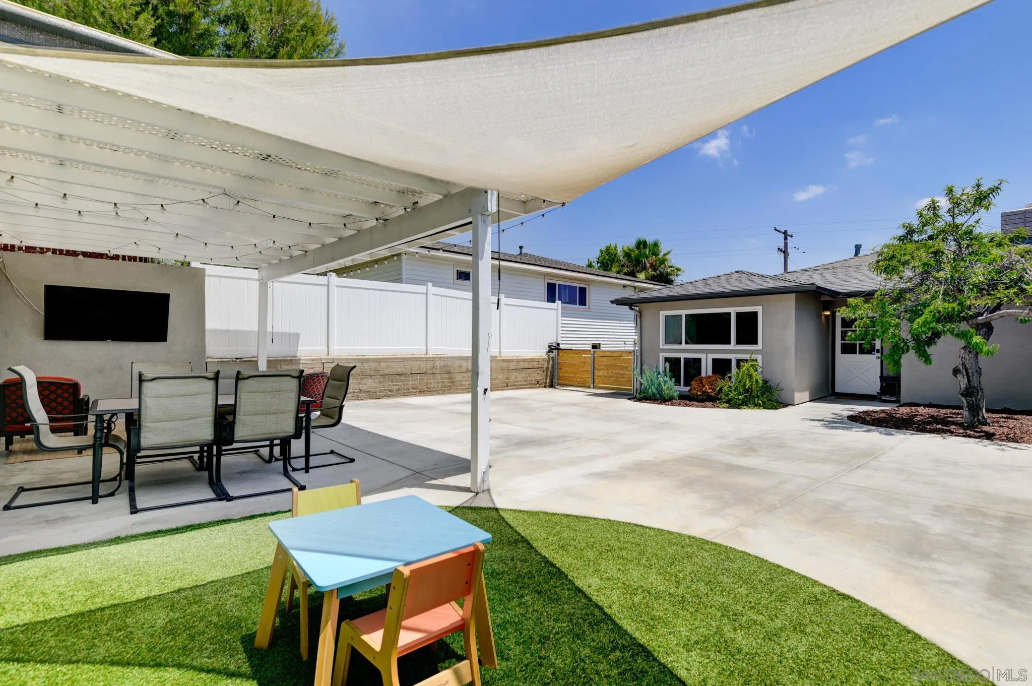 https://cdn.realtyfeed.com/cdn/127/260011656/06519a8799b42f54980fdf884ecb59f6.webp
