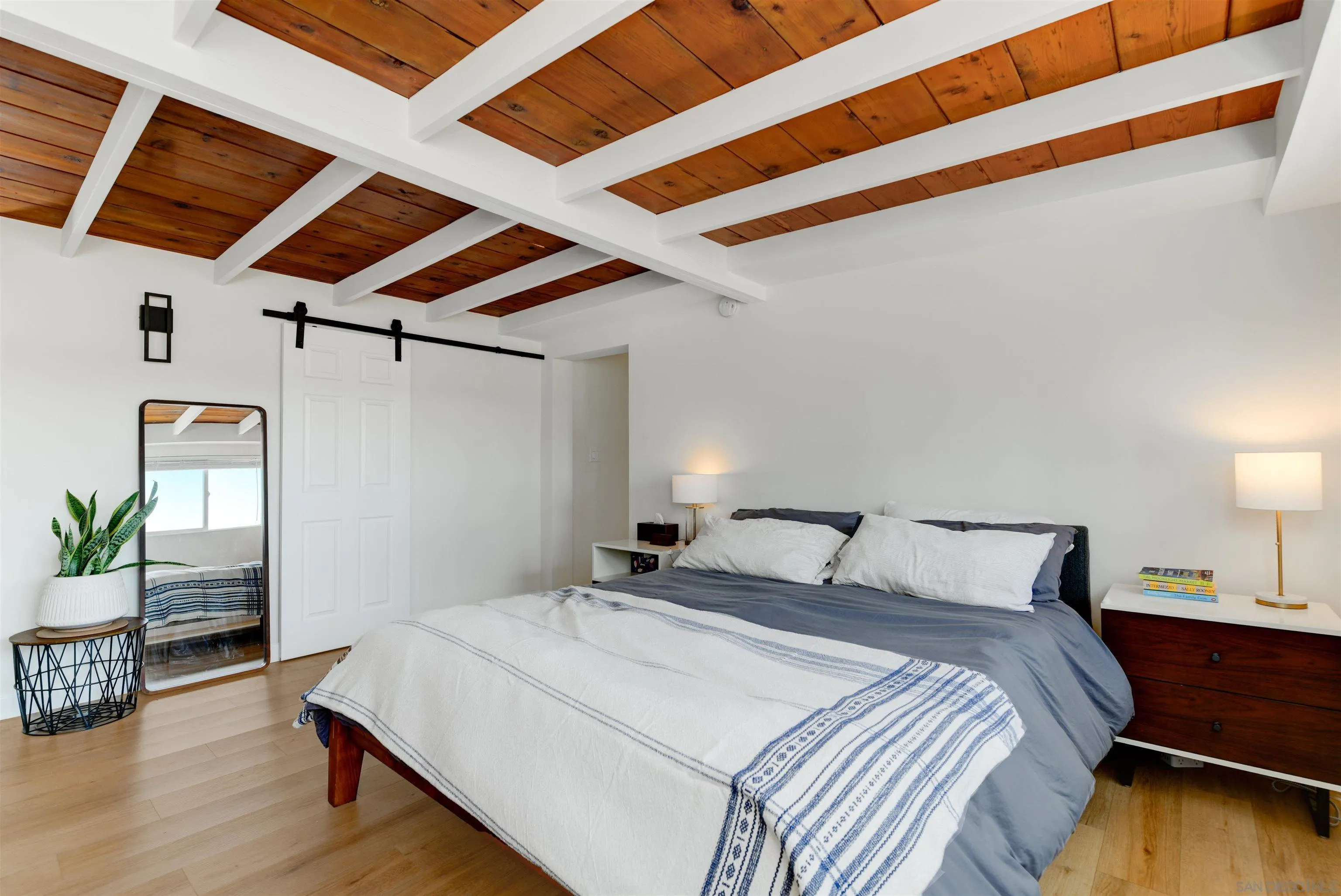 https://cdn.realtyfeed.com/cdn/127/260011656/236637d934484f080952ab0c0e702735.webp