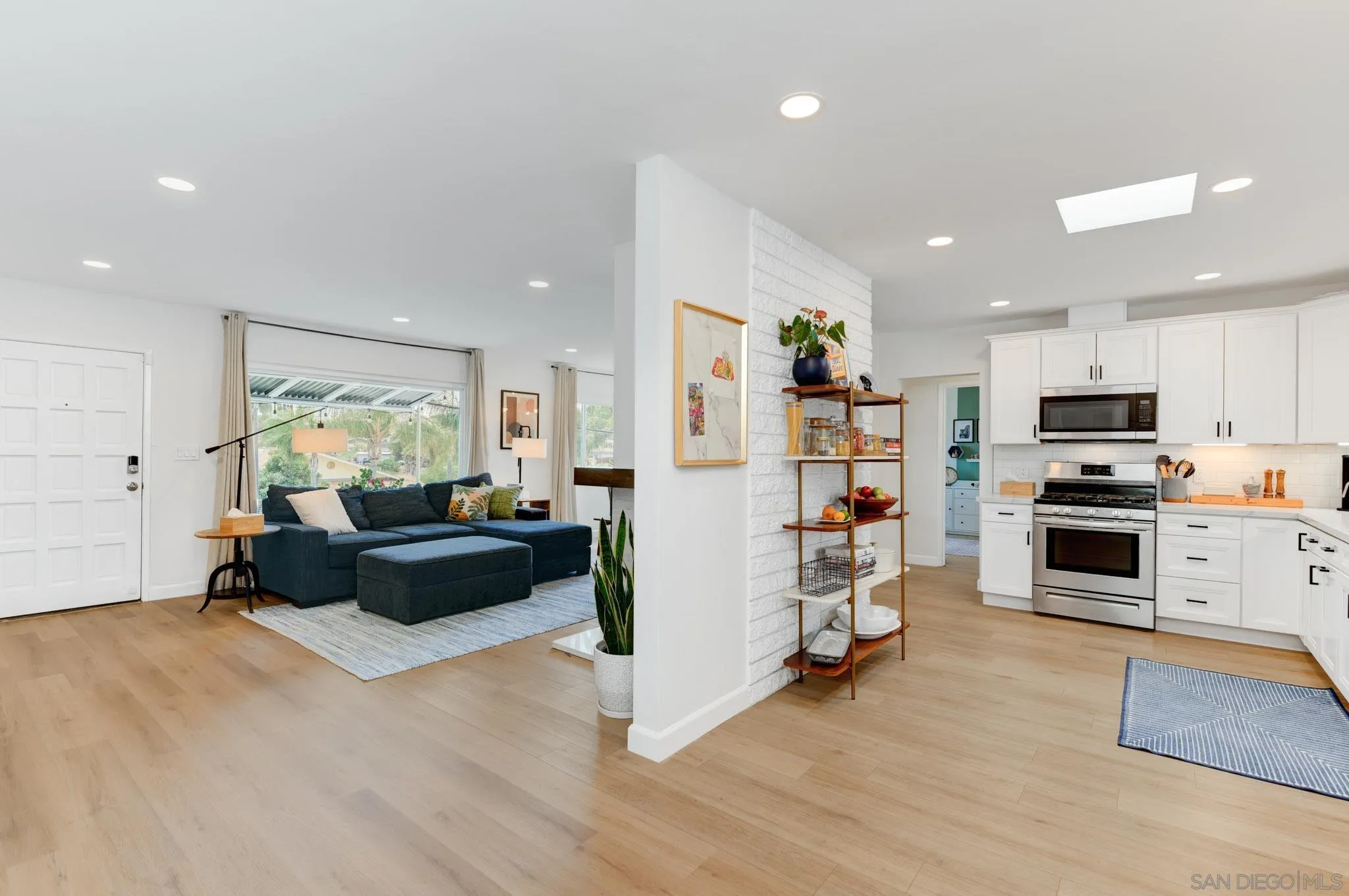 https://cdn.realtyfeed.com/cdn/127/260011656/3babc08f81ed629b8e237bc2b8a55450.webp