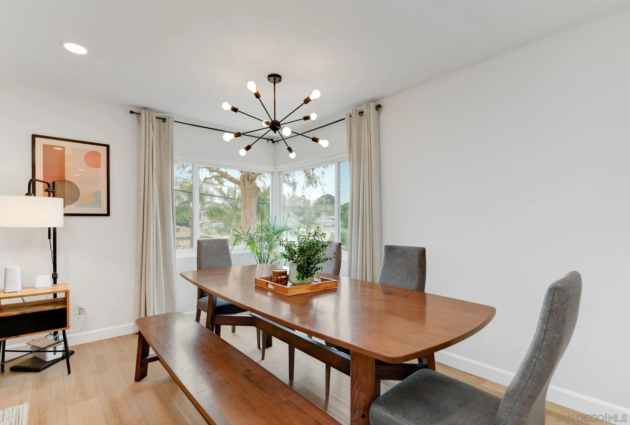 https://cdn.realtyfeed.com/cdn/127/260011656/635a2b862ea269472b930ed7838b601f.webp