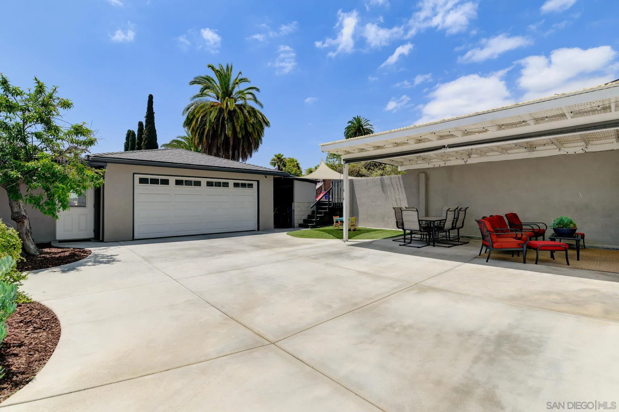 https://cdn.realtyfeed.com/cdn/127/260011656/e52ca19912884d89ff663cd26b5295f0.webp