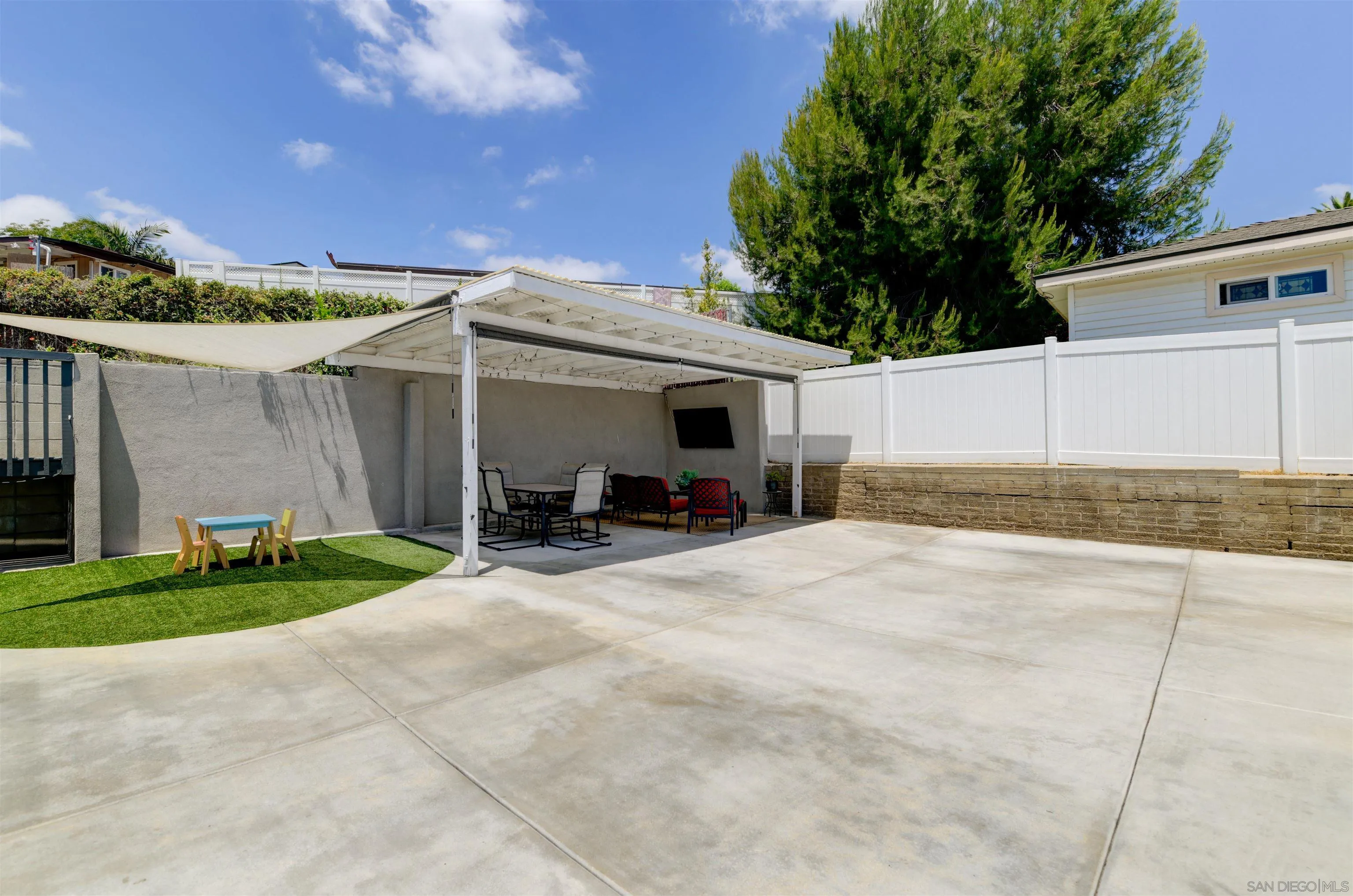 https://cdn.realtyfeed.com/cdn/127/260011656/f457651b474e67410684886149bcd563.webp