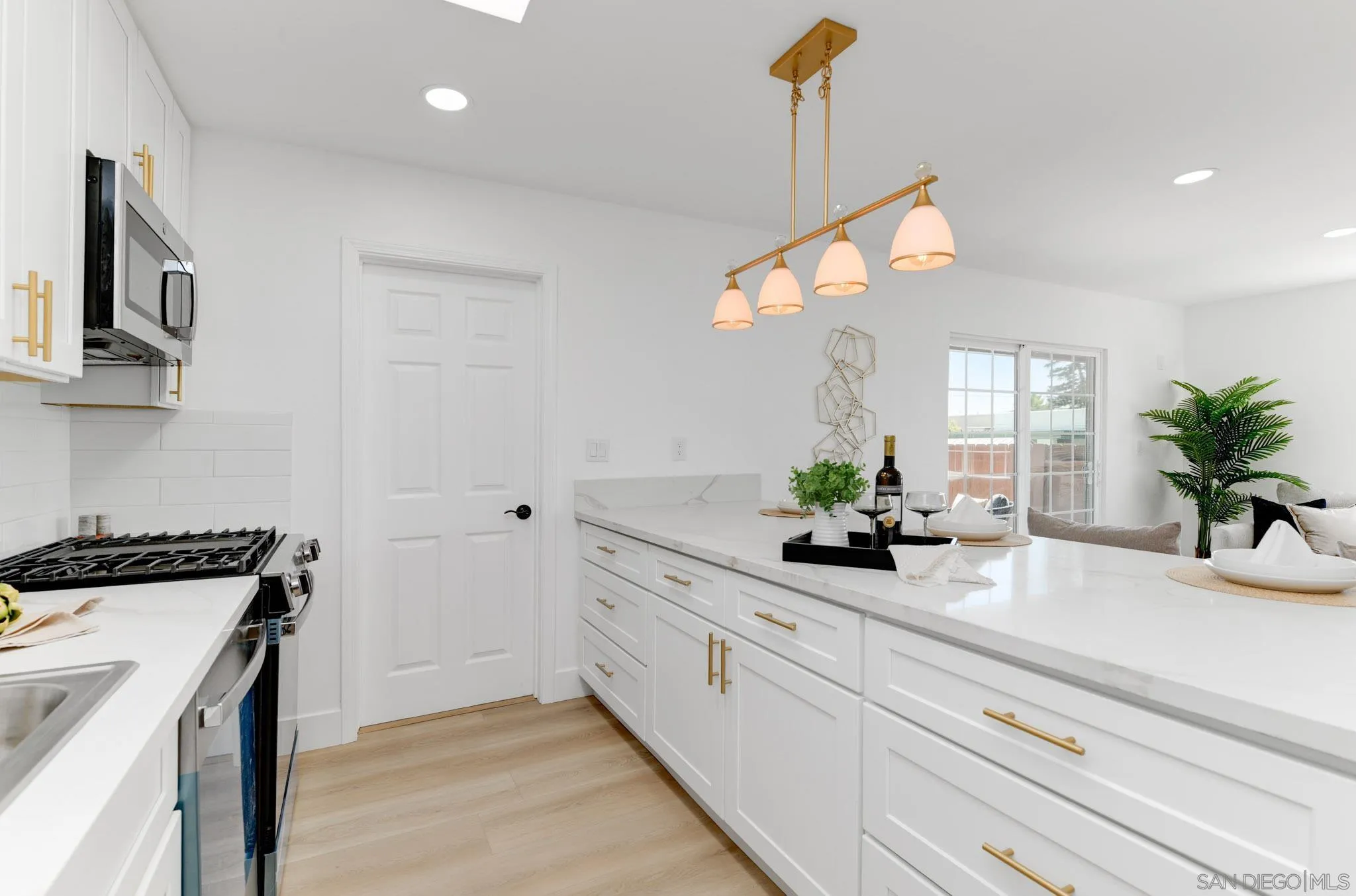 https://cdn.realtyfeed.com/cdn/127/260011659/aecf25c76a9941367a9cafa1607ed4bd.webp