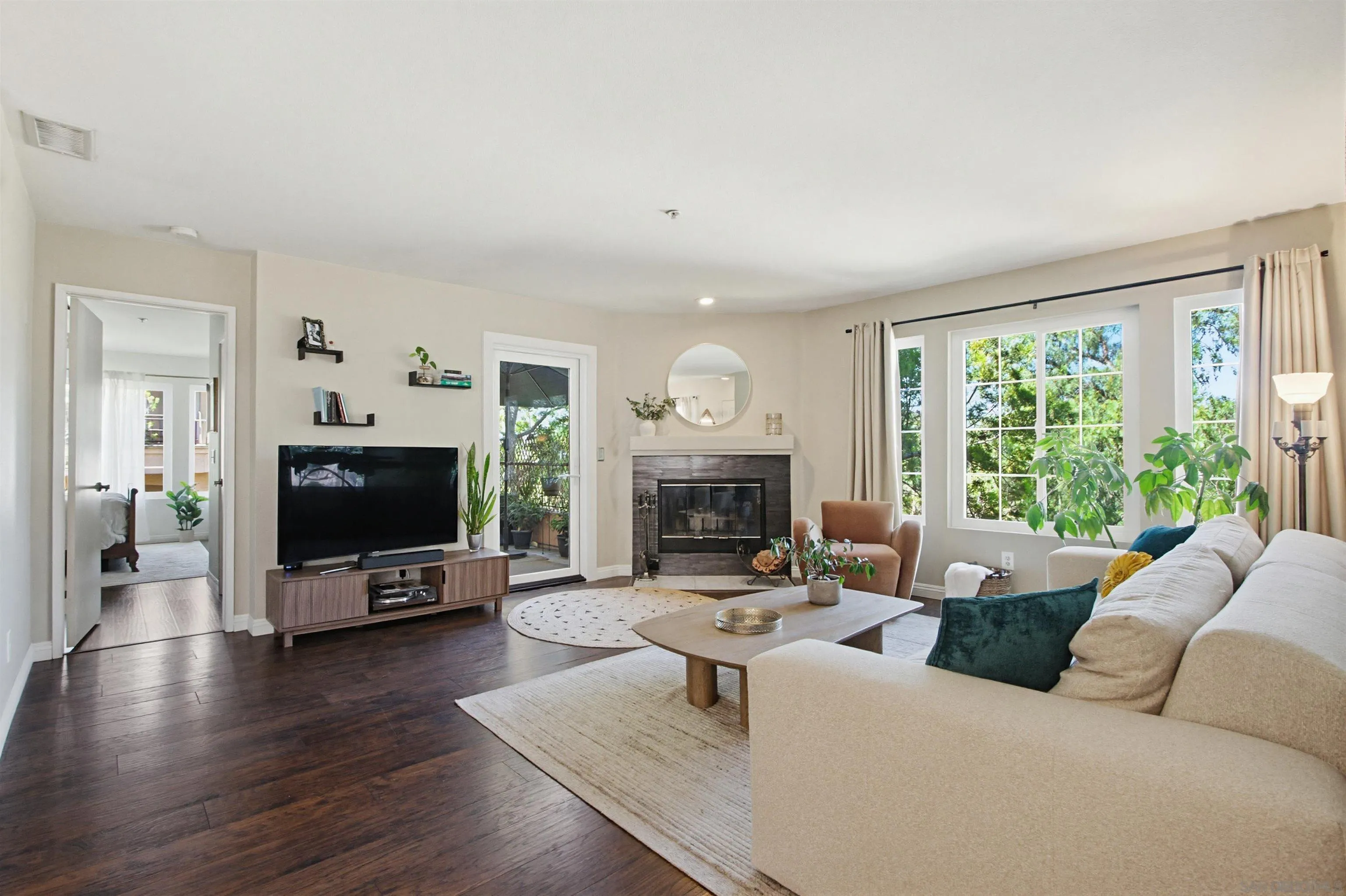 Photo #2: 260011661 Listing: Photo #2