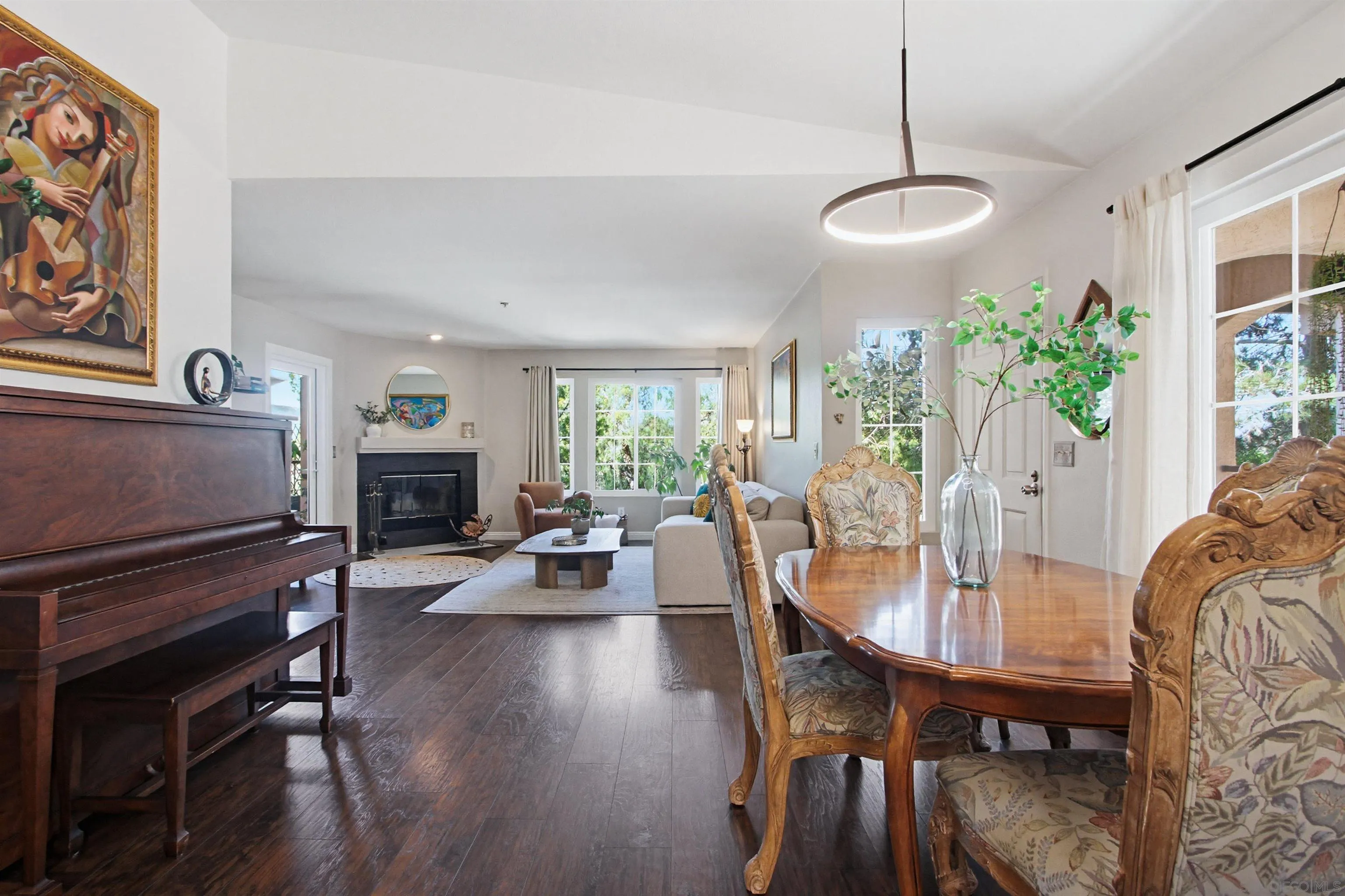 Photo #4: 260011661 Listing: Photo #4