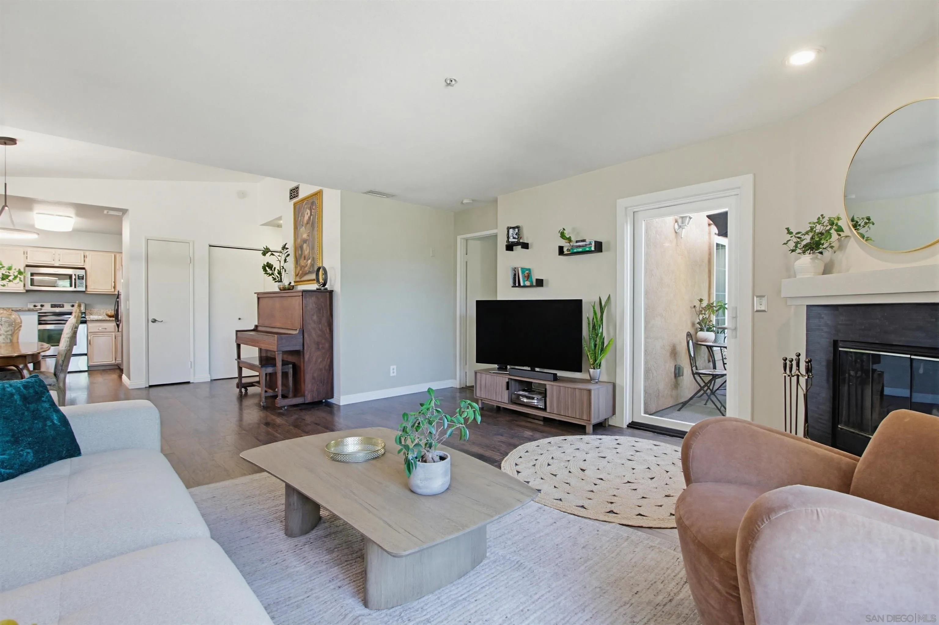 Photo #8: 260011661 Listing: Photo #8