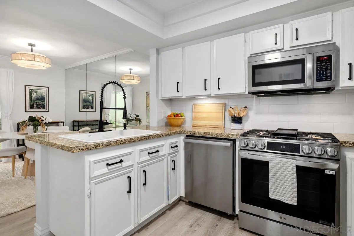 Photo #8: 260011662 Listing: Photo #8