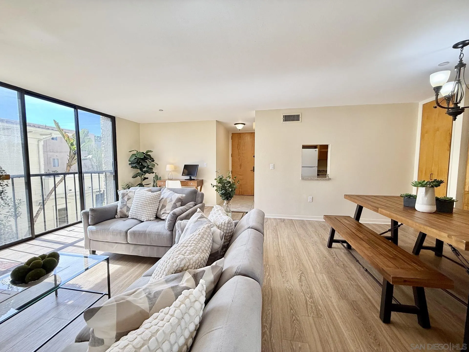 Photo #8: 260011665 Listing: Photo #8