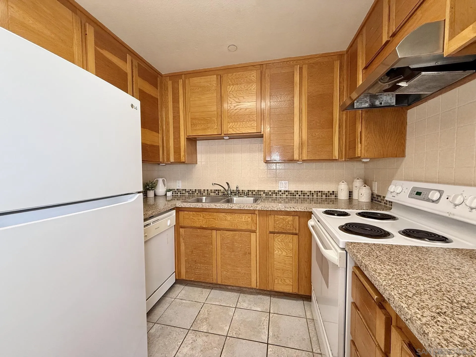 Photo #14: 260011665 Listing: Photo #14