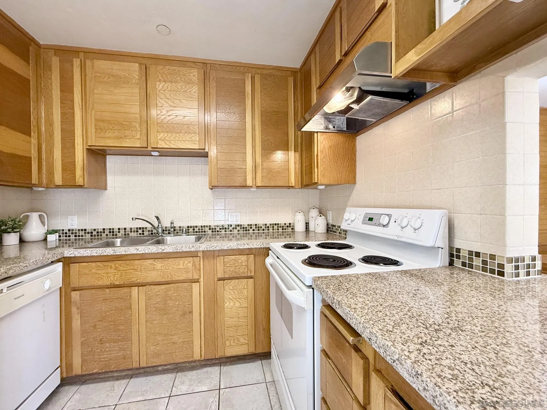 Photo #13: 260011665 Listing: Photo #13