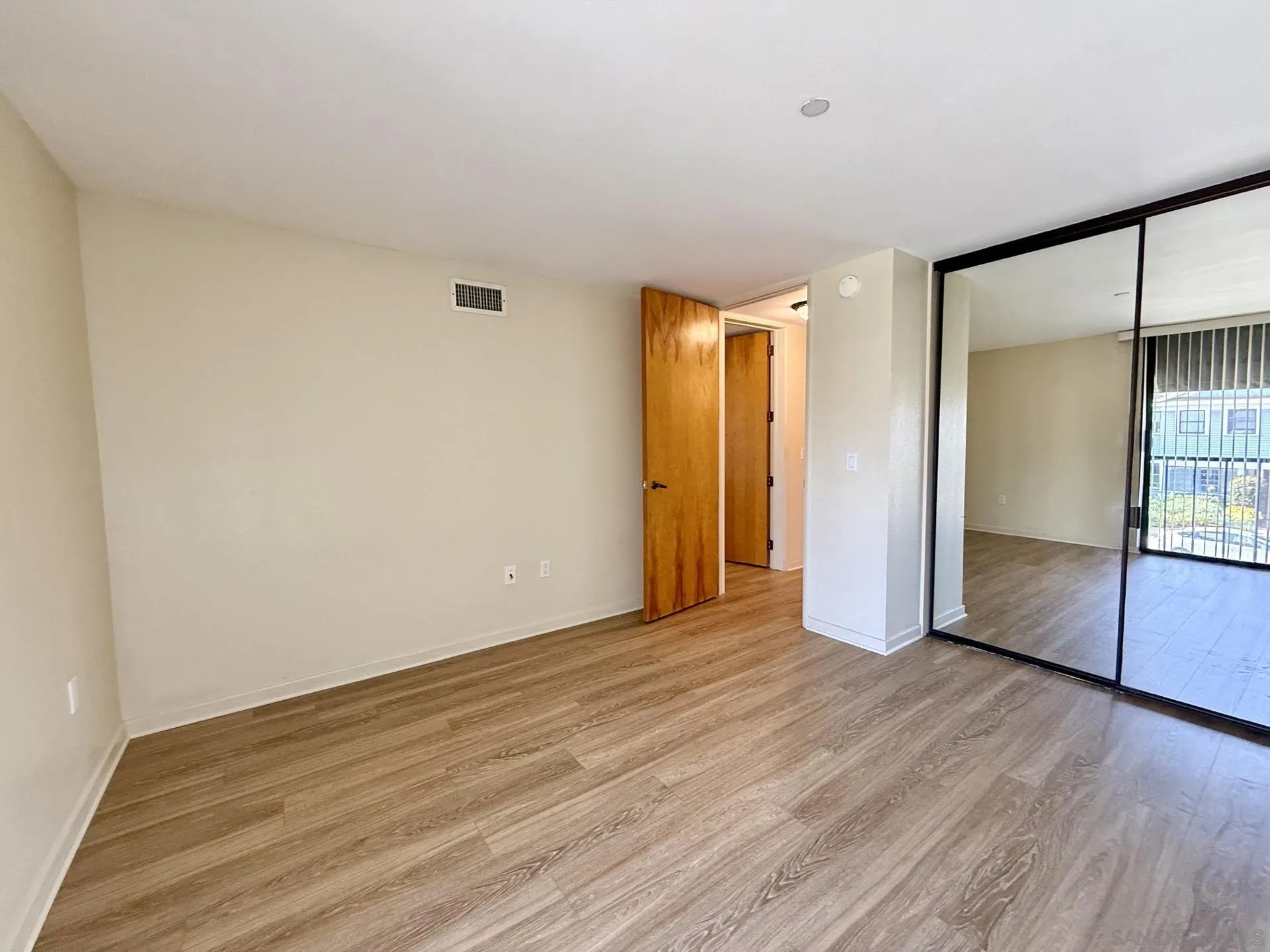 Photo #34: 260011665 Listing: Photo #34