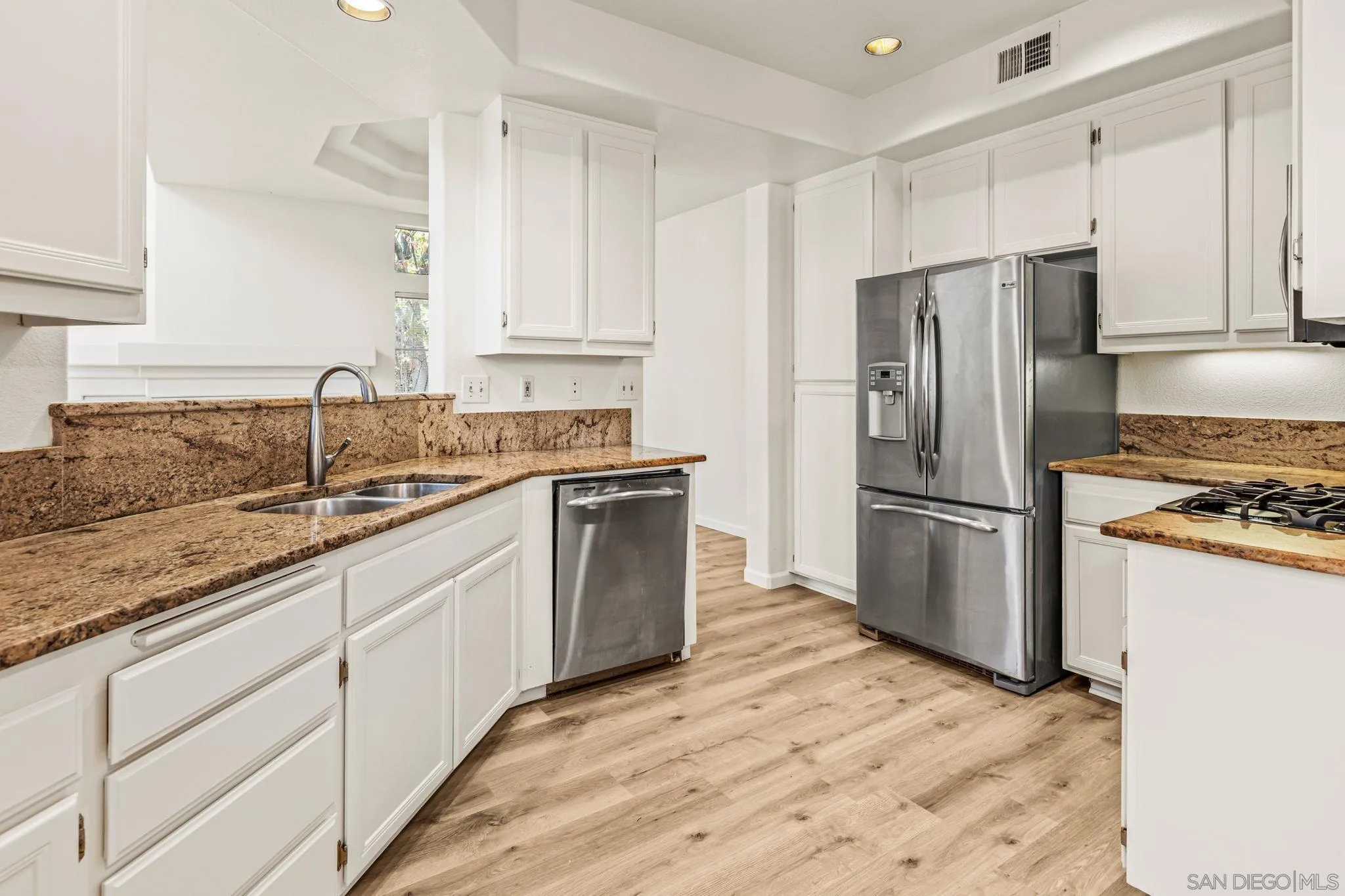 Photo #6: 260011668 Listing: Photo #6