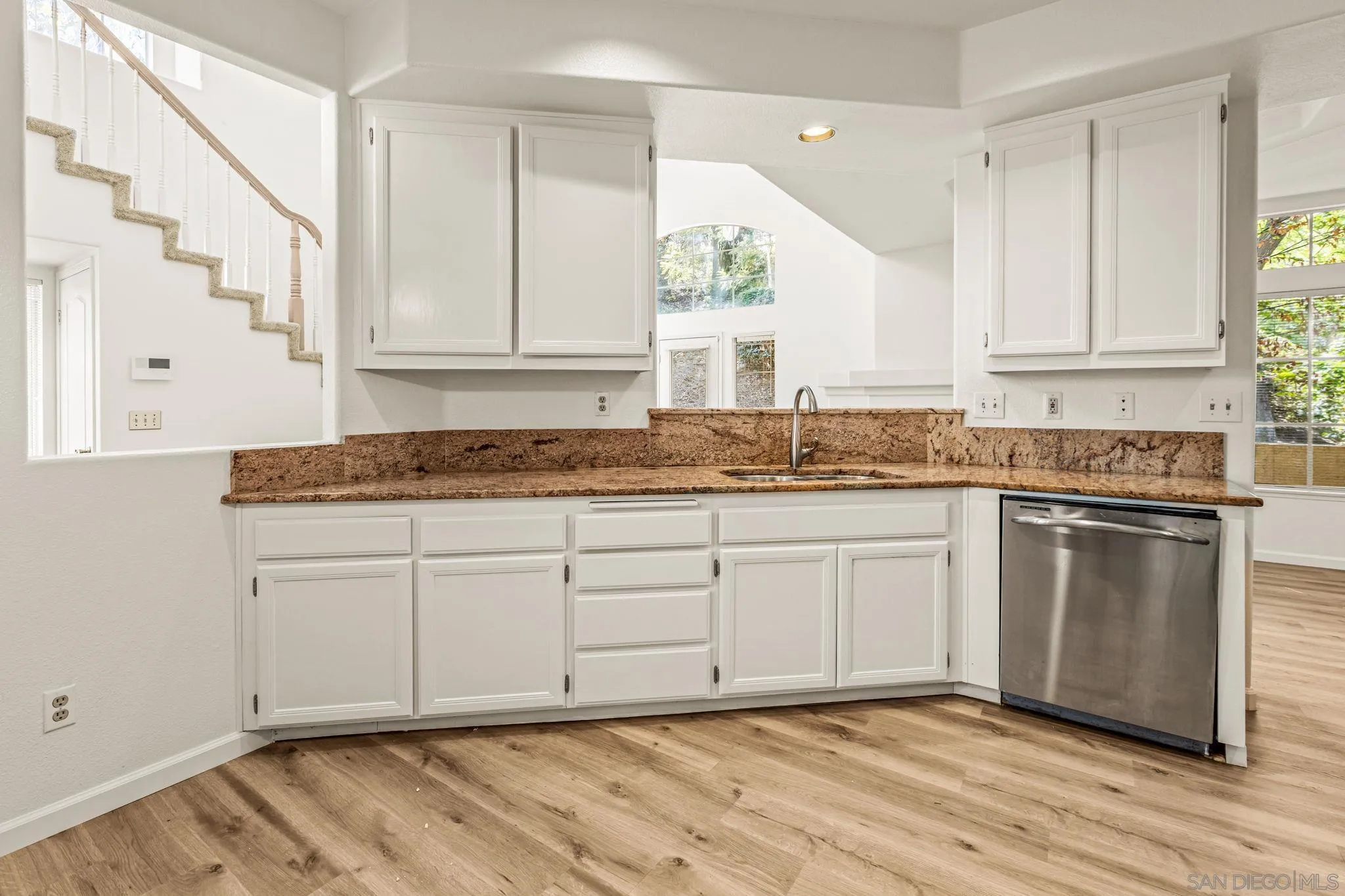 Photo #8: 260011668 Listing: Photo #8