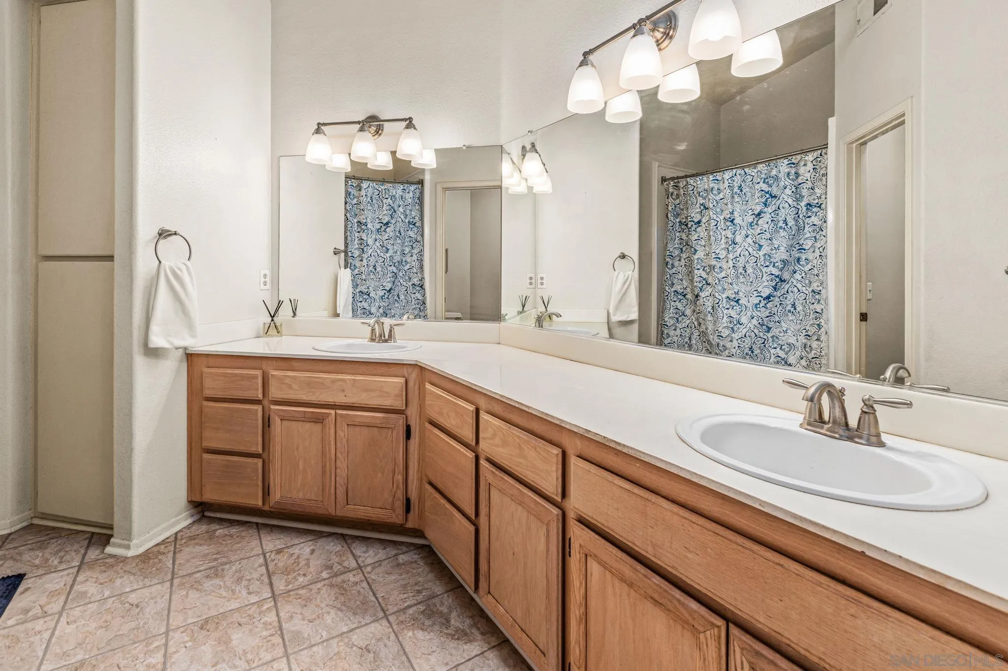 Photo #15: 260011668 Listing: Photo #15