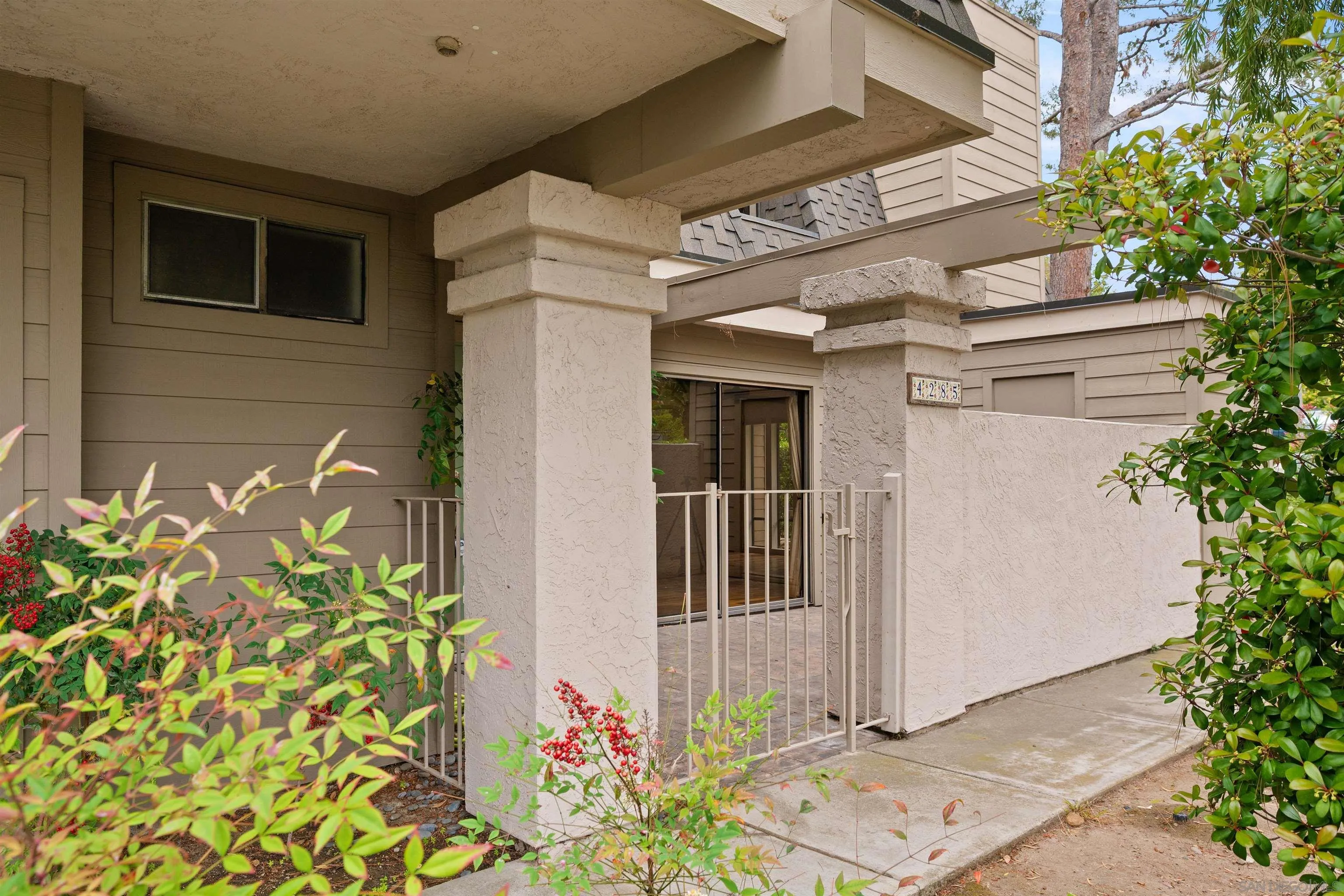 https://cdn.realtyfeed.com/cdn/127/260011669/18f14b646076e9fed7ab2ced570ce99f.webp