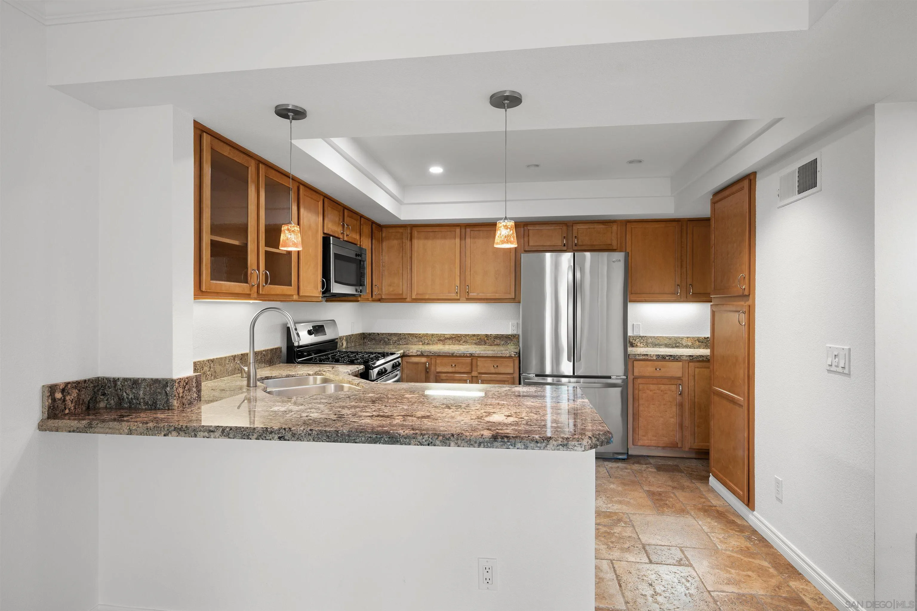 https://cdn.realtyfeed.com/cdn/127/260011669/b5c9ff70bee717b26ce6bc7a24625a5d.webp