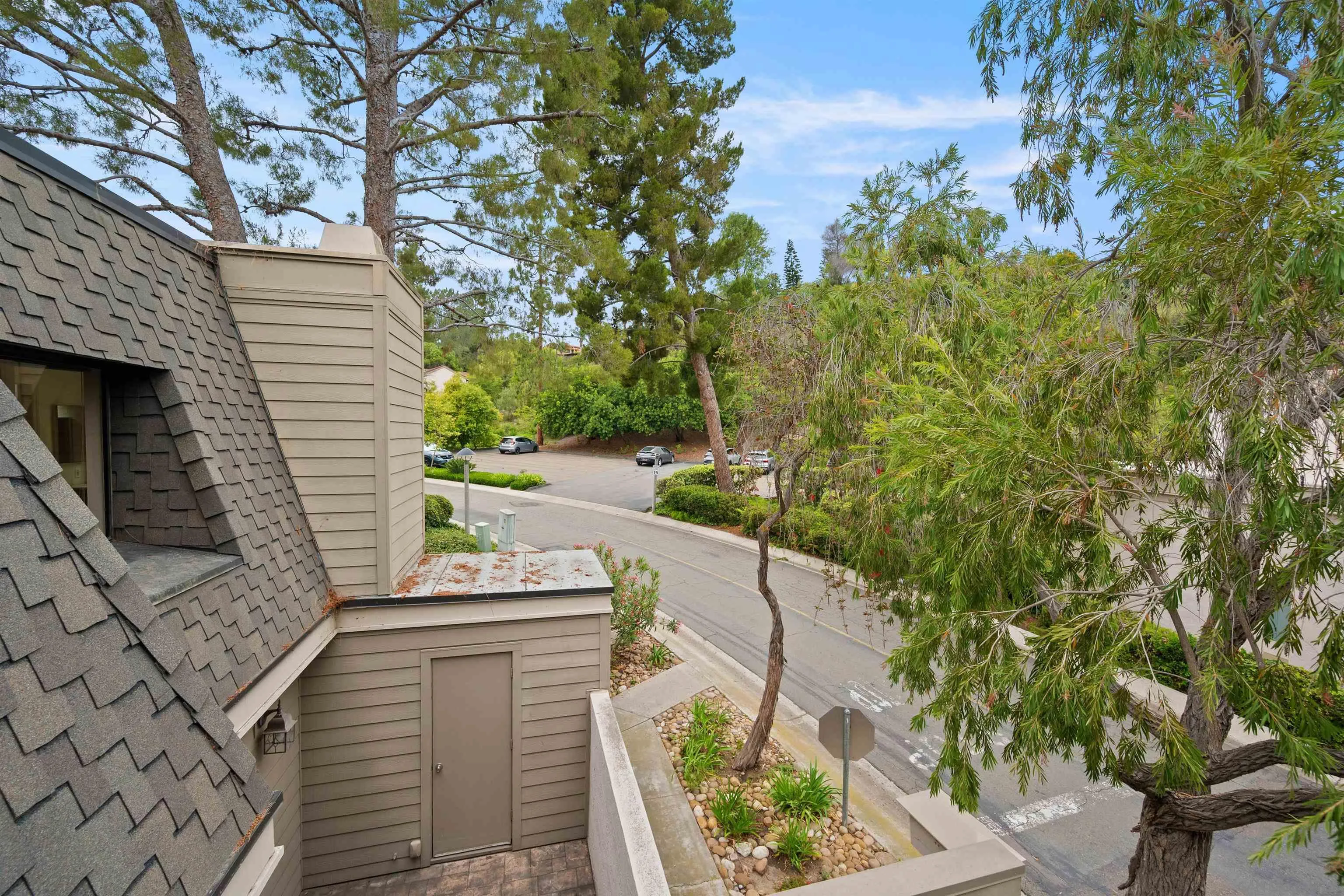 https://cdn.realtyfeed.com/cdn/127/260011669/c6c158236c13804c1cd9cfd05e927ec8.webp