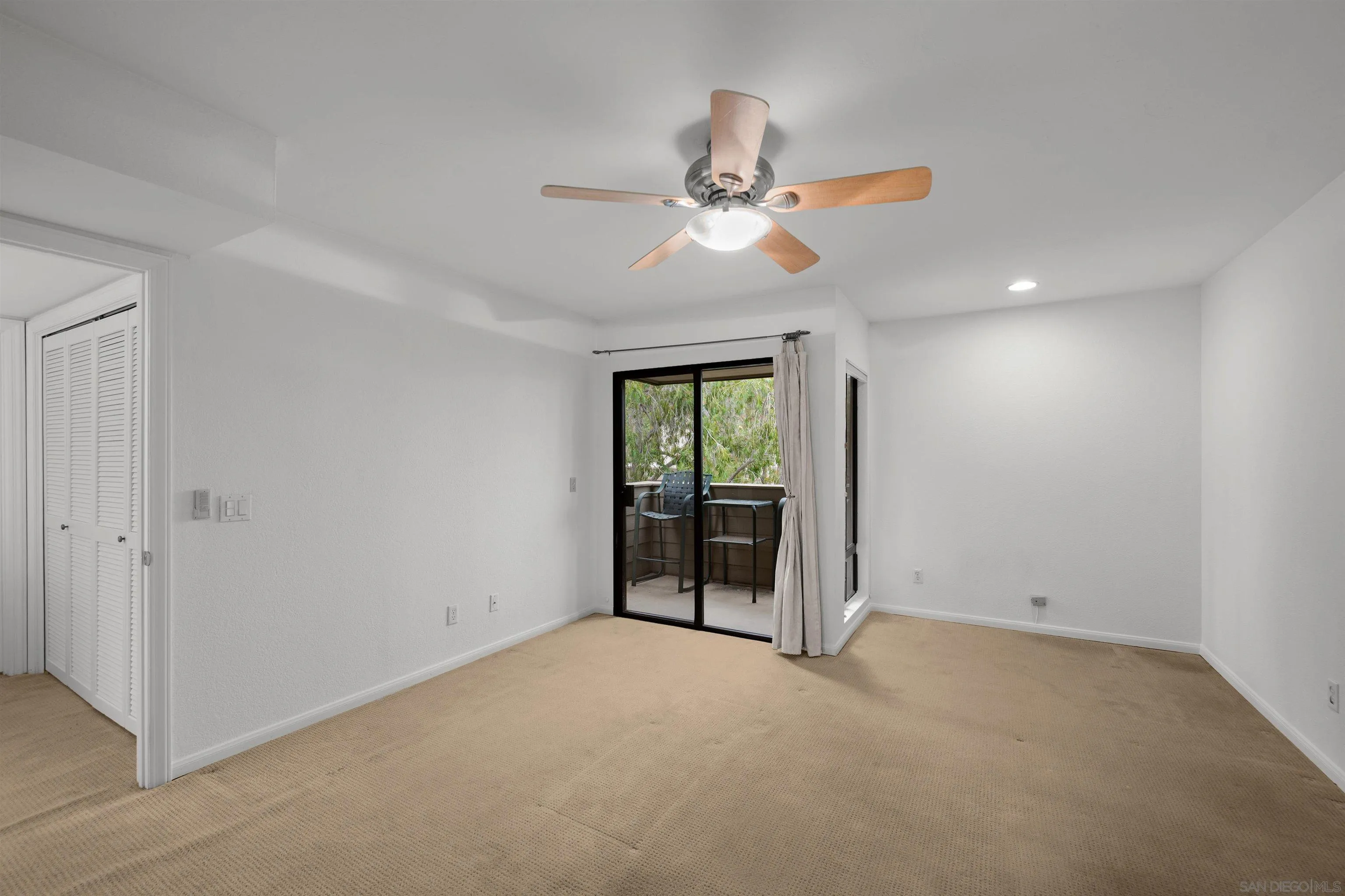https://cdn.realtyfeed.com/cdn/127/260011669/c8067b8b247efd8069321e681a91b3c6.webp