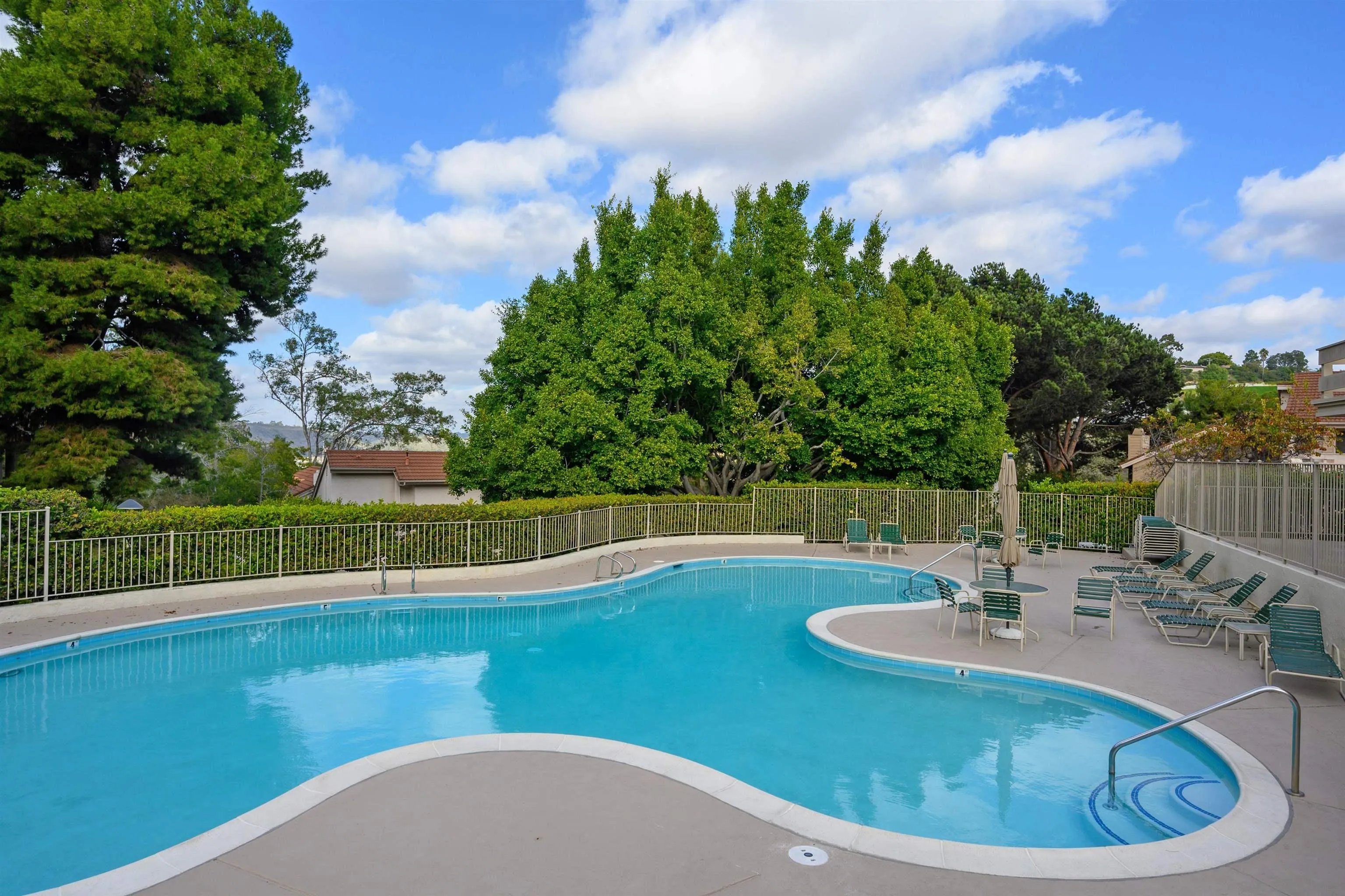 https://cdn.realtyfeed.com/cdn/127/260011669/c809b70b7d0b1d7b21166b98c04fdcf0.webp