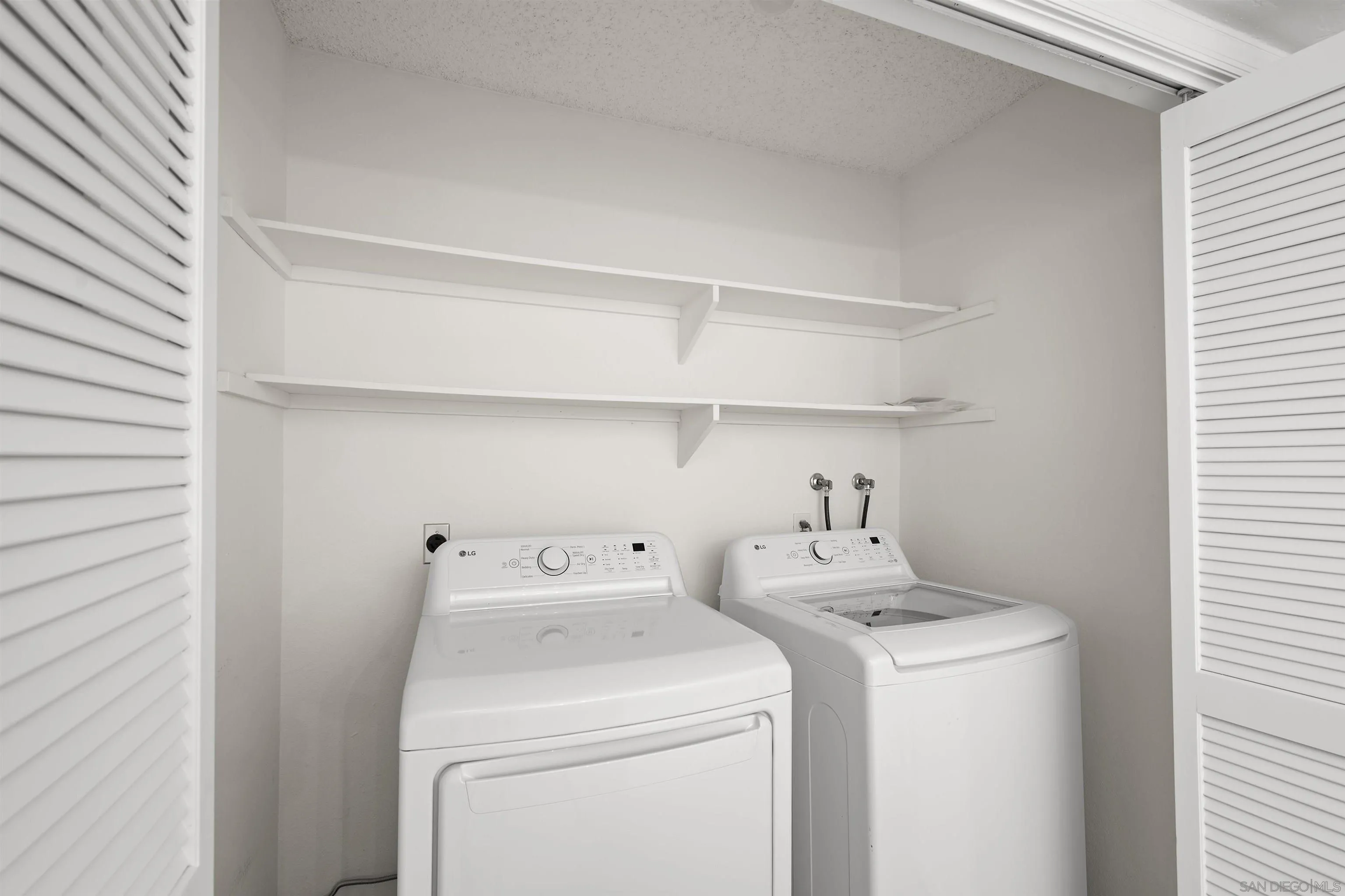 https://cdn.realtyfeed.com/cdn/127/260011669/ccd924176471adeb61c994daeb5f990e.webp