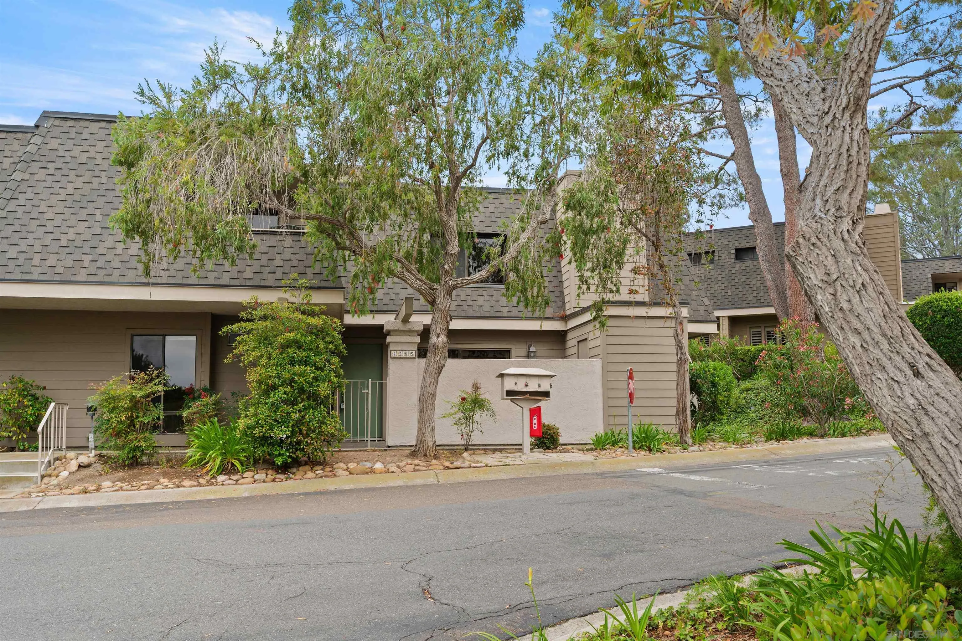 https://cdn.realtyfeed.com/cdn/127/260011669/cf7e4d0732c794f6e92d5b60008bae17.webp