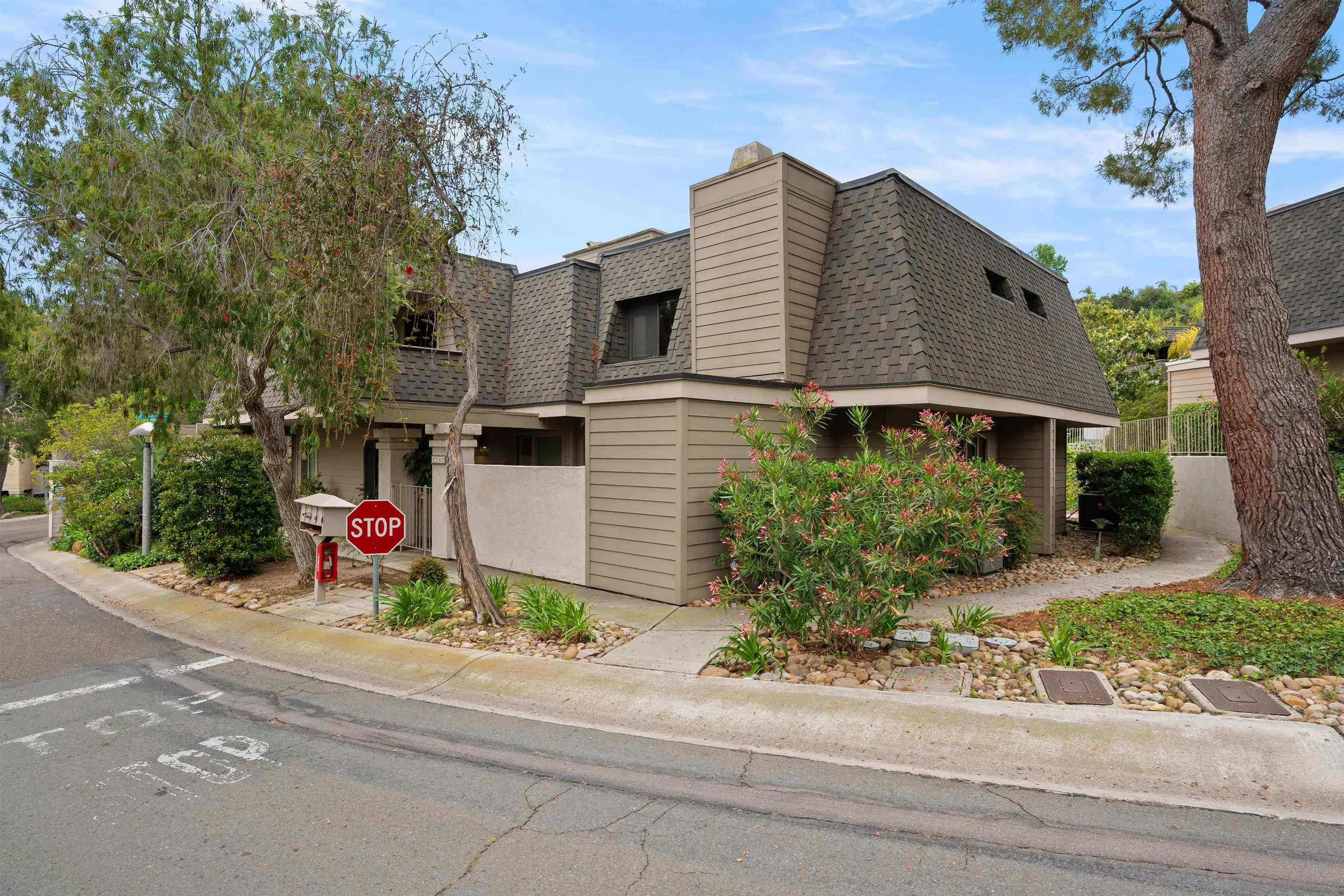 https://cdn.realtyfeed.com/cdn/127/260011669/df38eecf44511f0071f9a69bc0e94348.webp