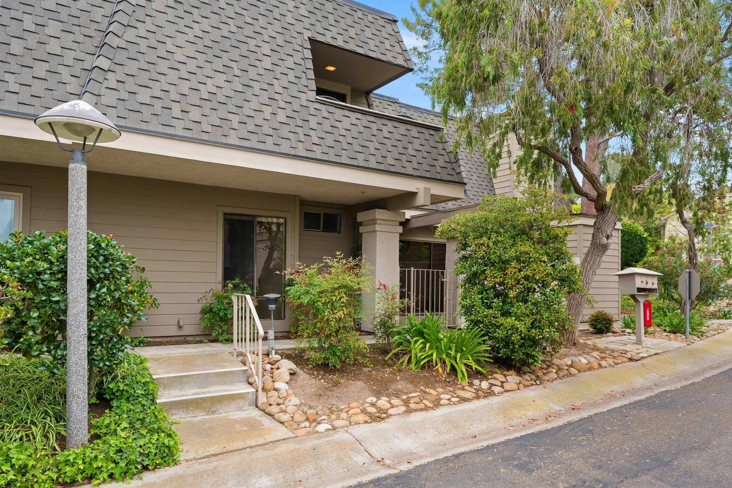 https://cdn.realtyfeed.com/cdn/127/260011669/ef2ecd5a0eaaee839a67a609bebd1d3d.webp