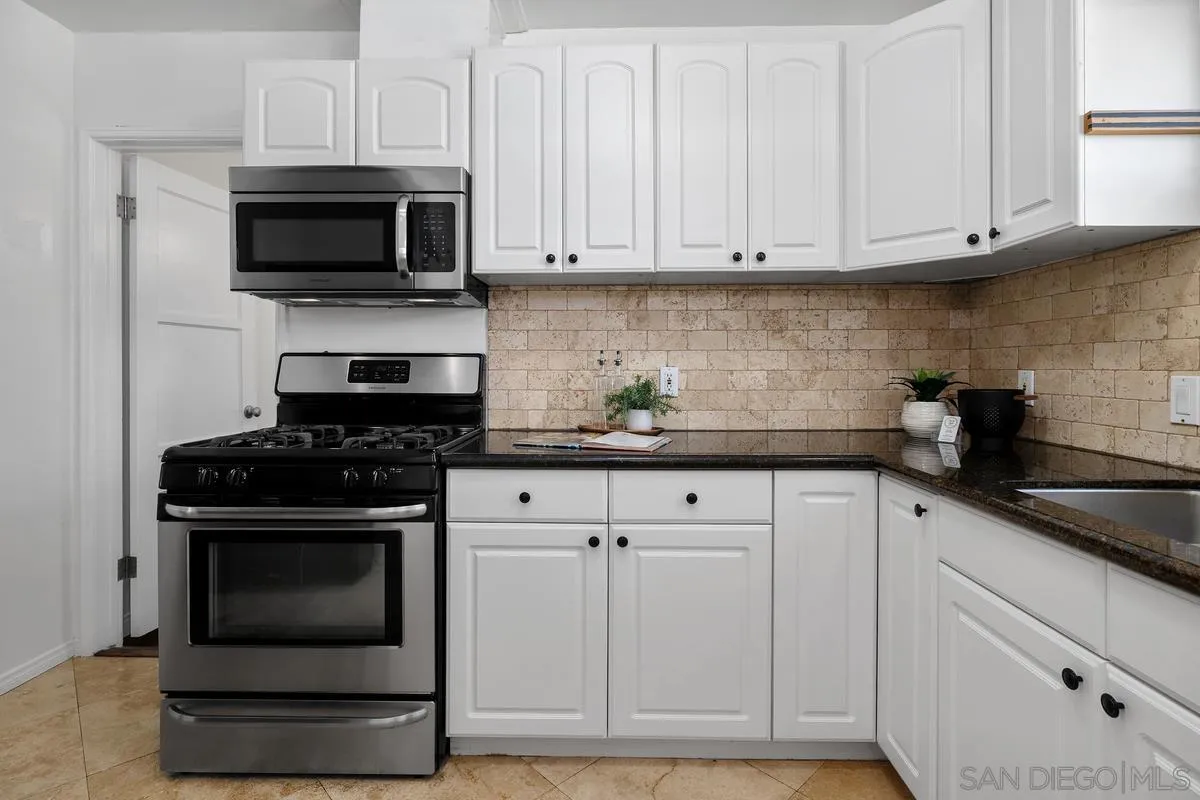 https://cdn.realtyfeed.com/cdn/127/260011673/2a8d522e8725fc536cfb52c7d450d7b2.webp