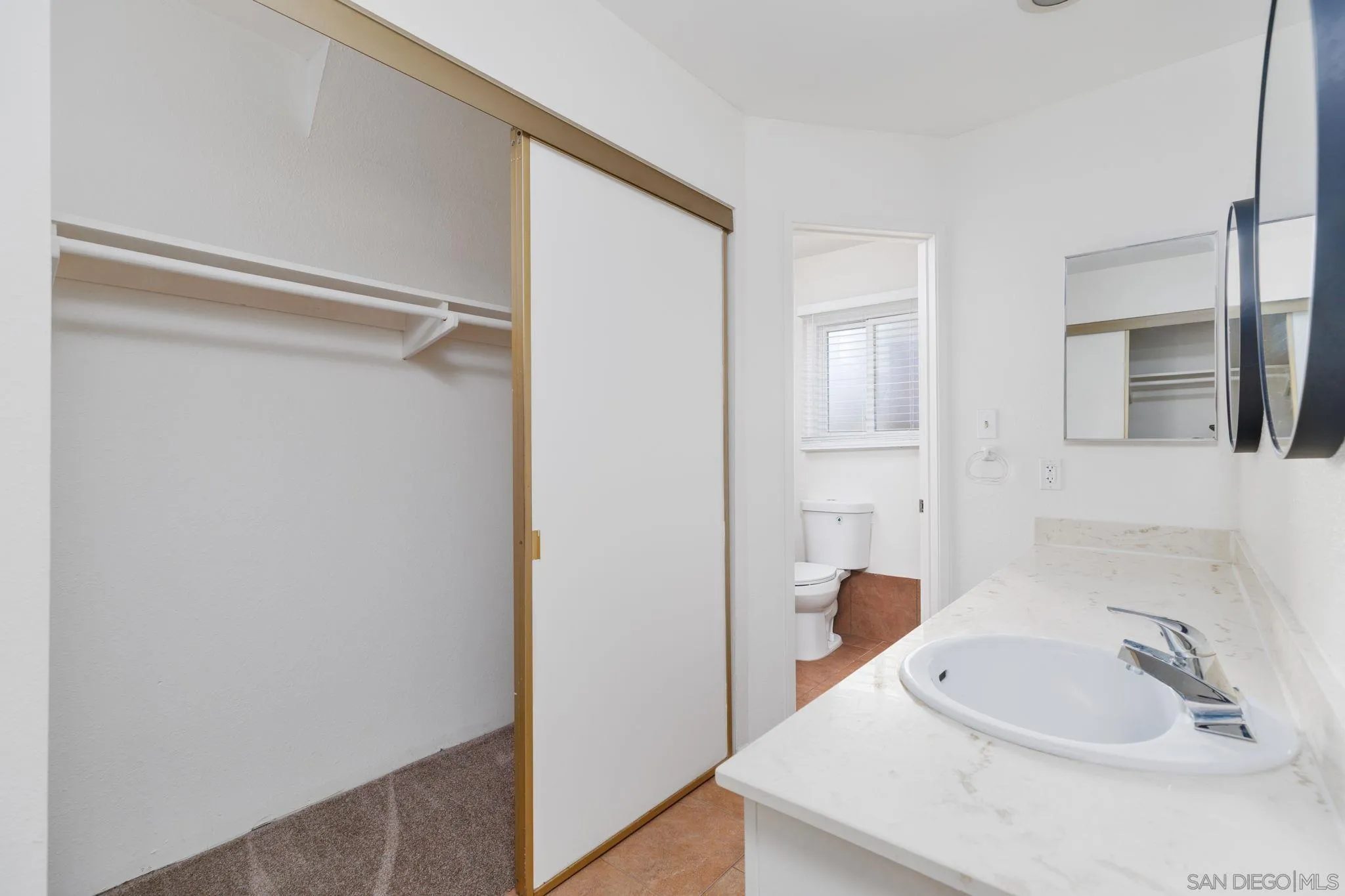 https://cdn.realtyfeed.com/cdn/127/260011677/0242ea6e1aad372ab165287572cb22a2.webp